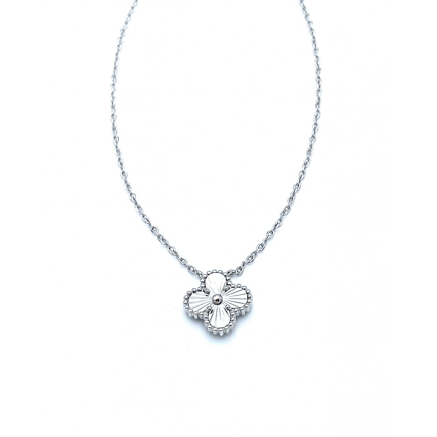 Taşsız Lazer Yonca Kolye