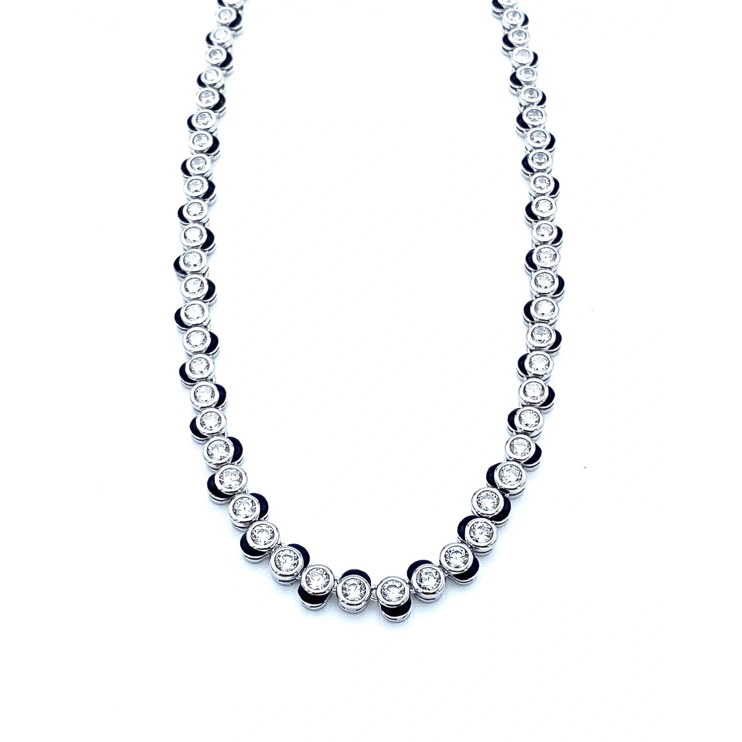 Siyah Mineli Gömme Taş Tasarım Kolye