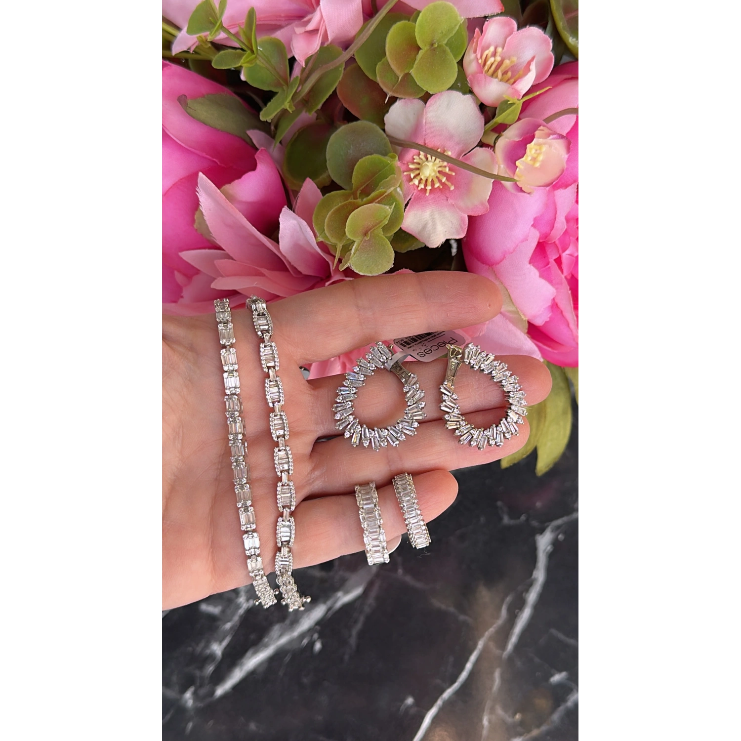 Asim Baget Virgül Küpe