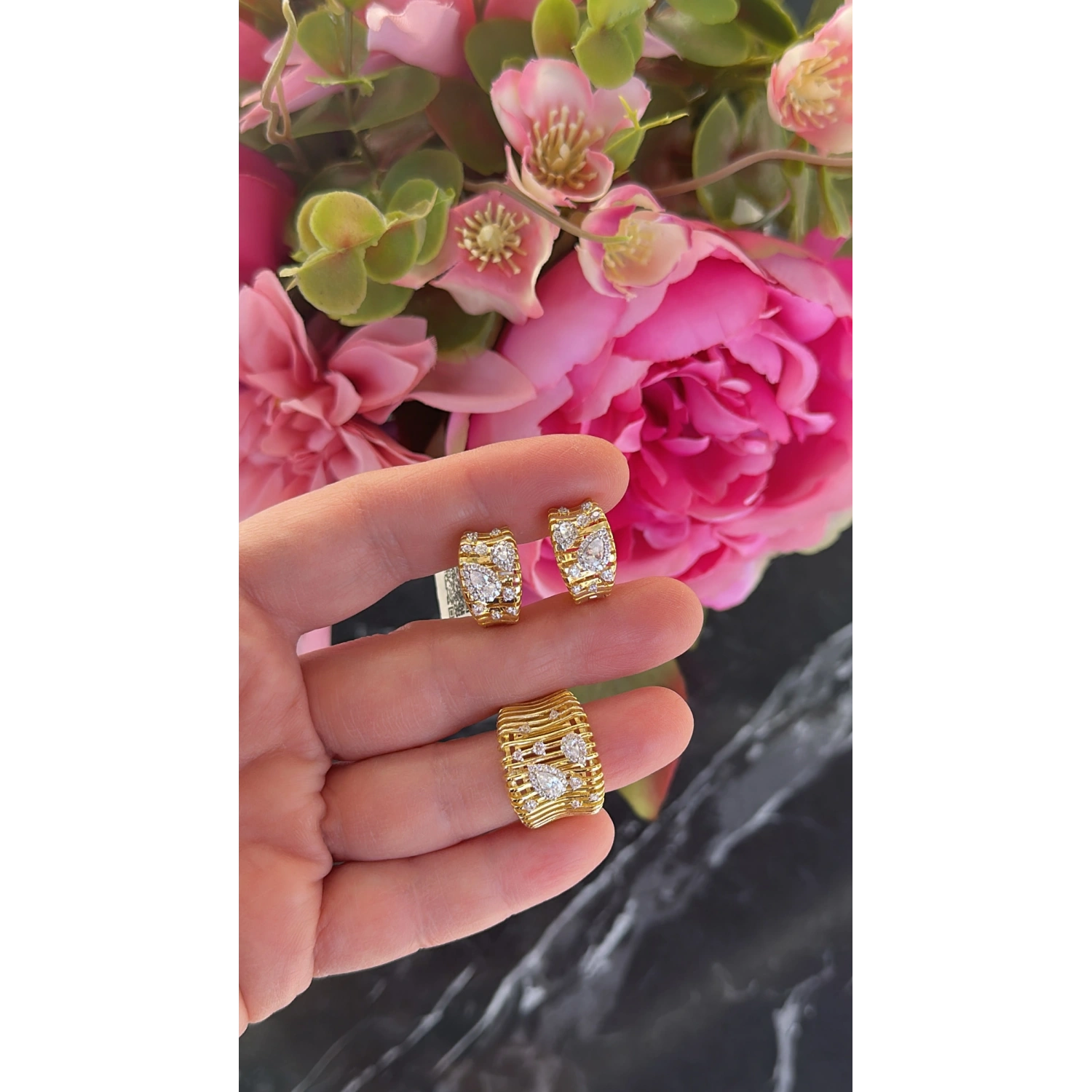 Line Damla Taş Küpe