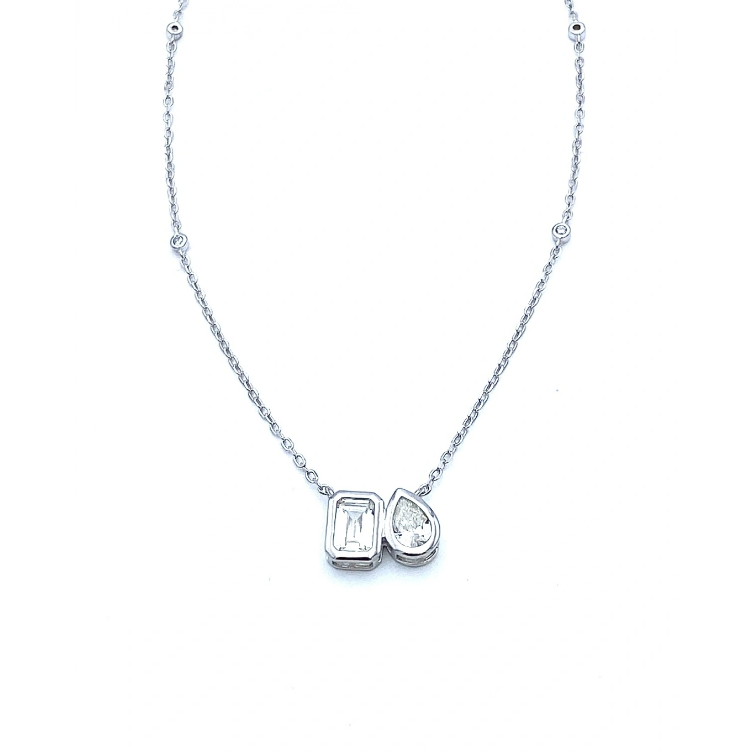 Mozanit Gömme Damla Di Tektaş Kolye