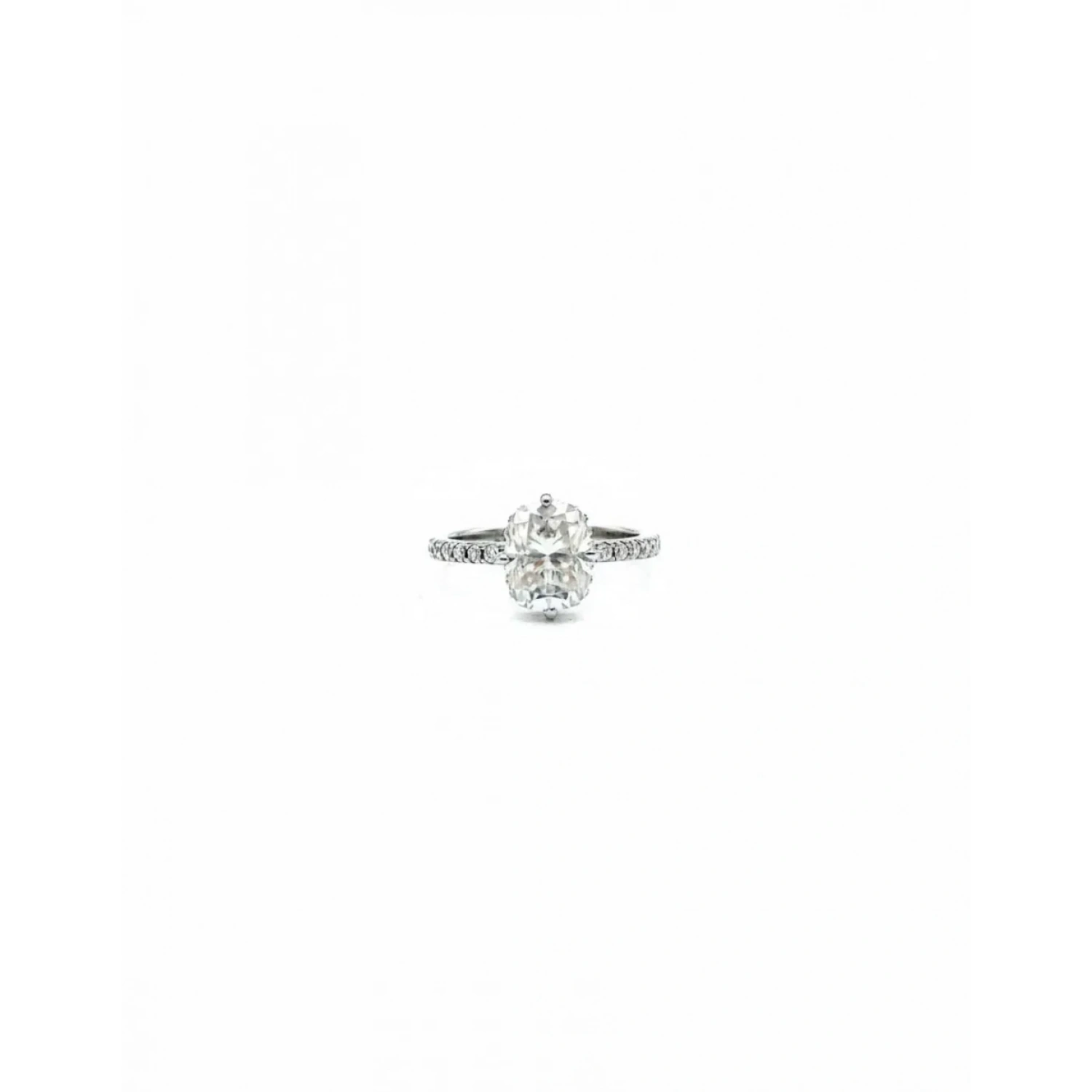 Sertifikalı Mozanit Oval Taşlı Yanları Taşlı Tektaş Yüzük