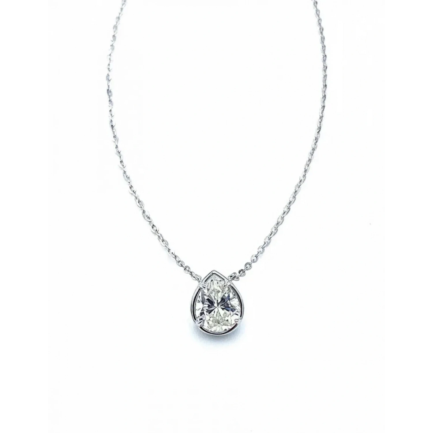 Mozanit Gömme Damla Tektaş Kolye