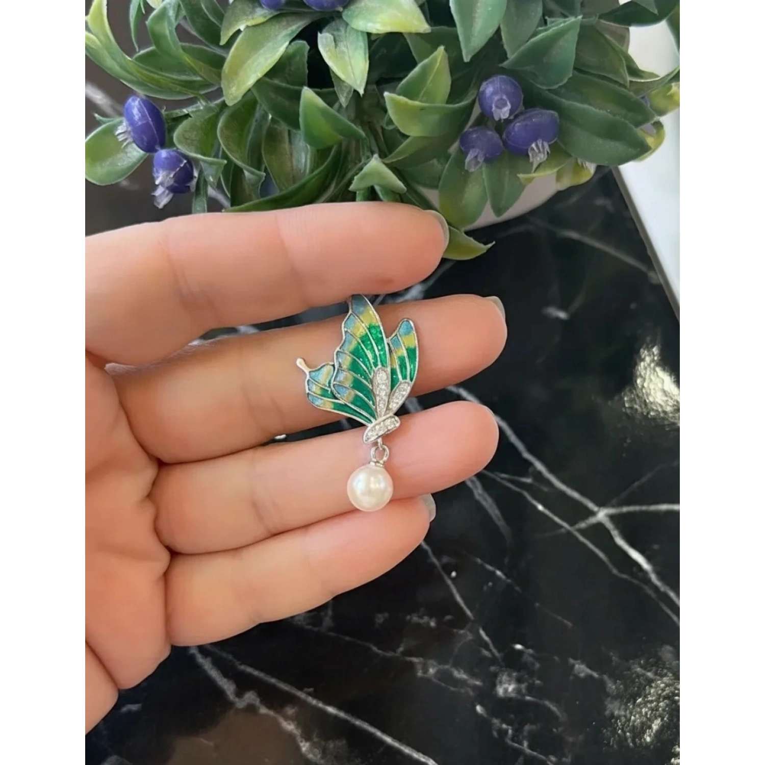 Yeşil Mineli İncili Kelebek Kolye Ucu