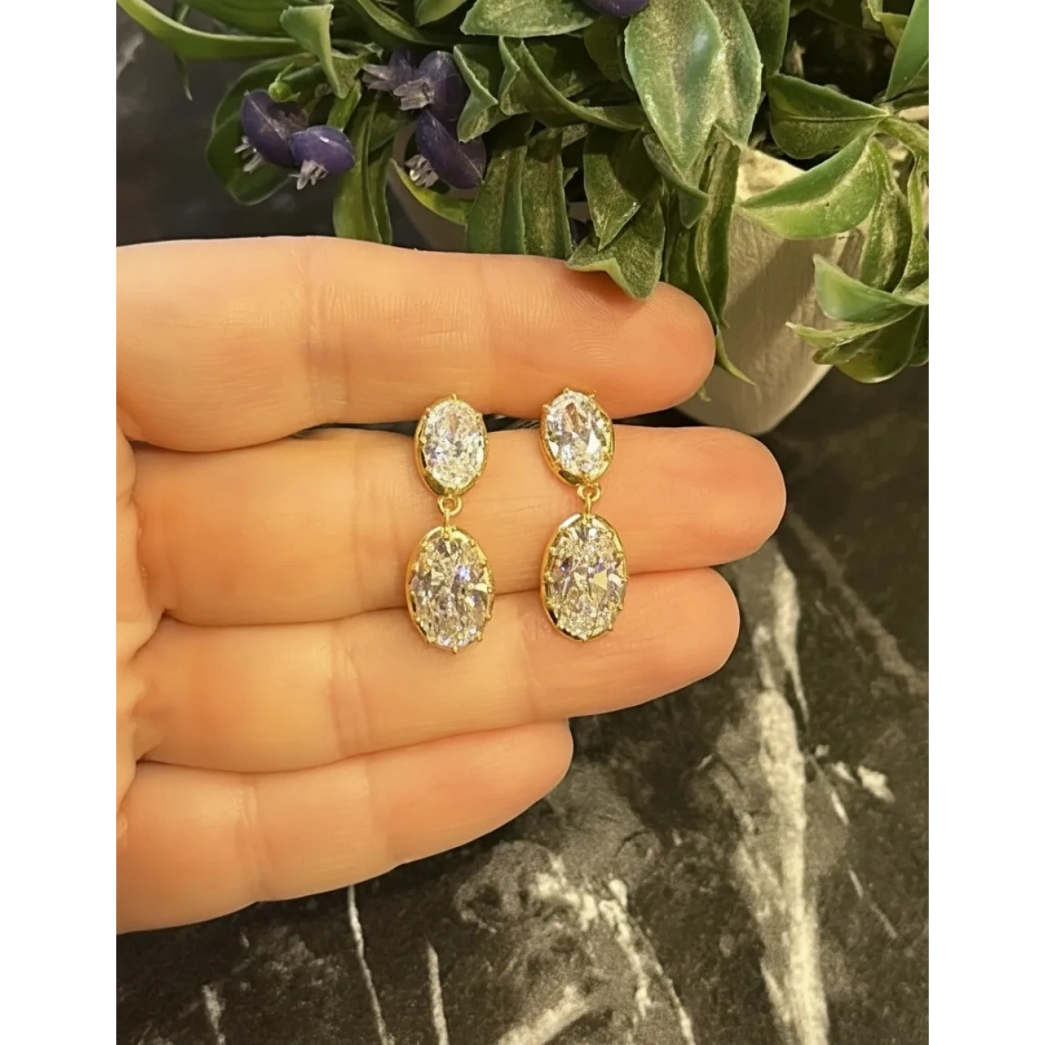 Oval Tektaş Duo Tırnaklı Küpe