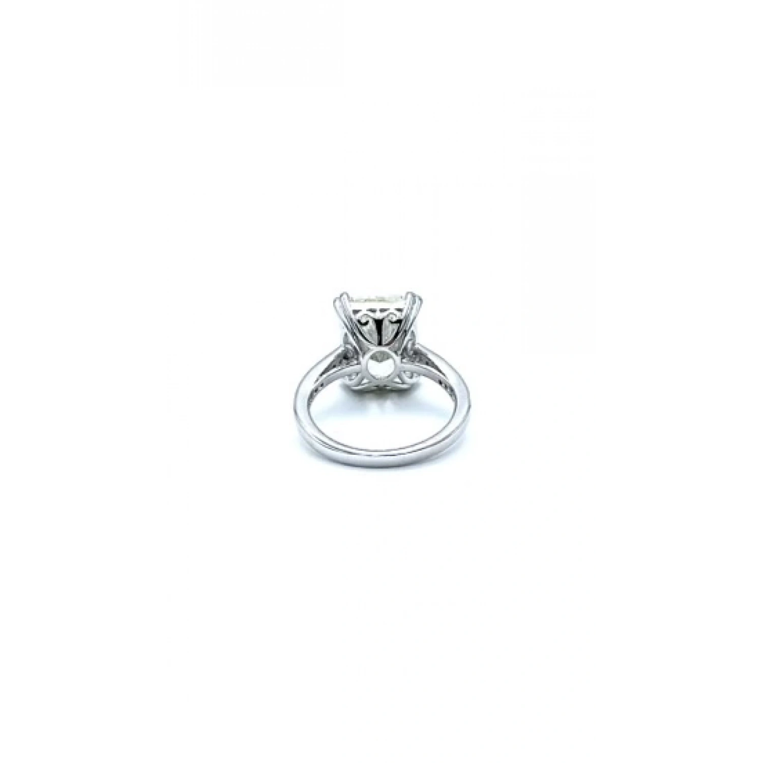 6ct Yanları taşlı Di Mozanit Yüzük