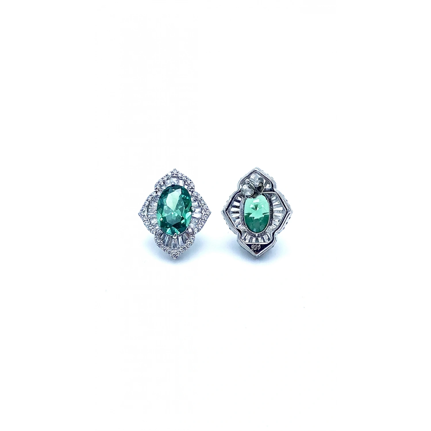 Alex Mint Oval Taş Bagetli Düğme Küpe