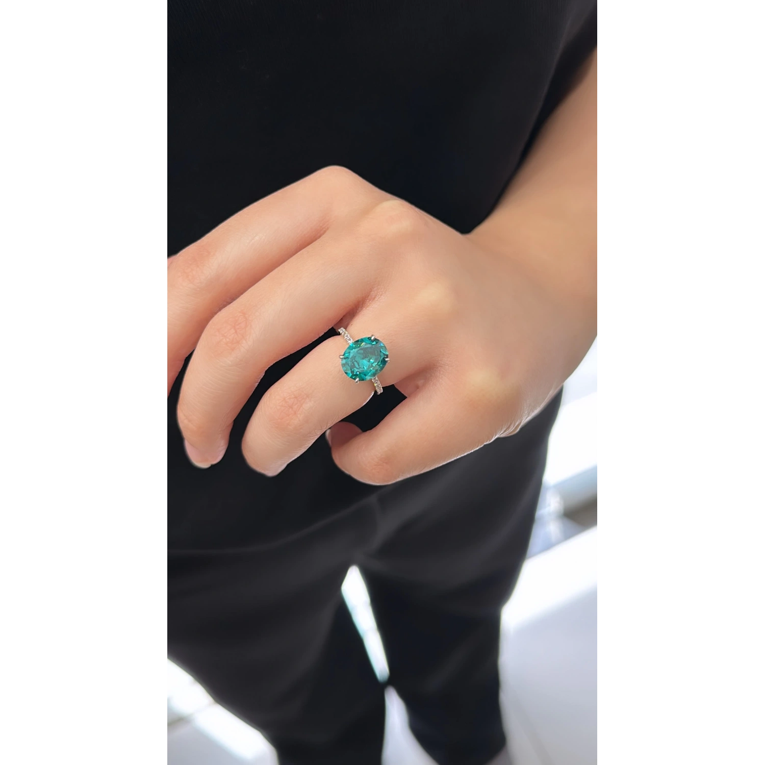 Alex Oval Tektaş Yüzük