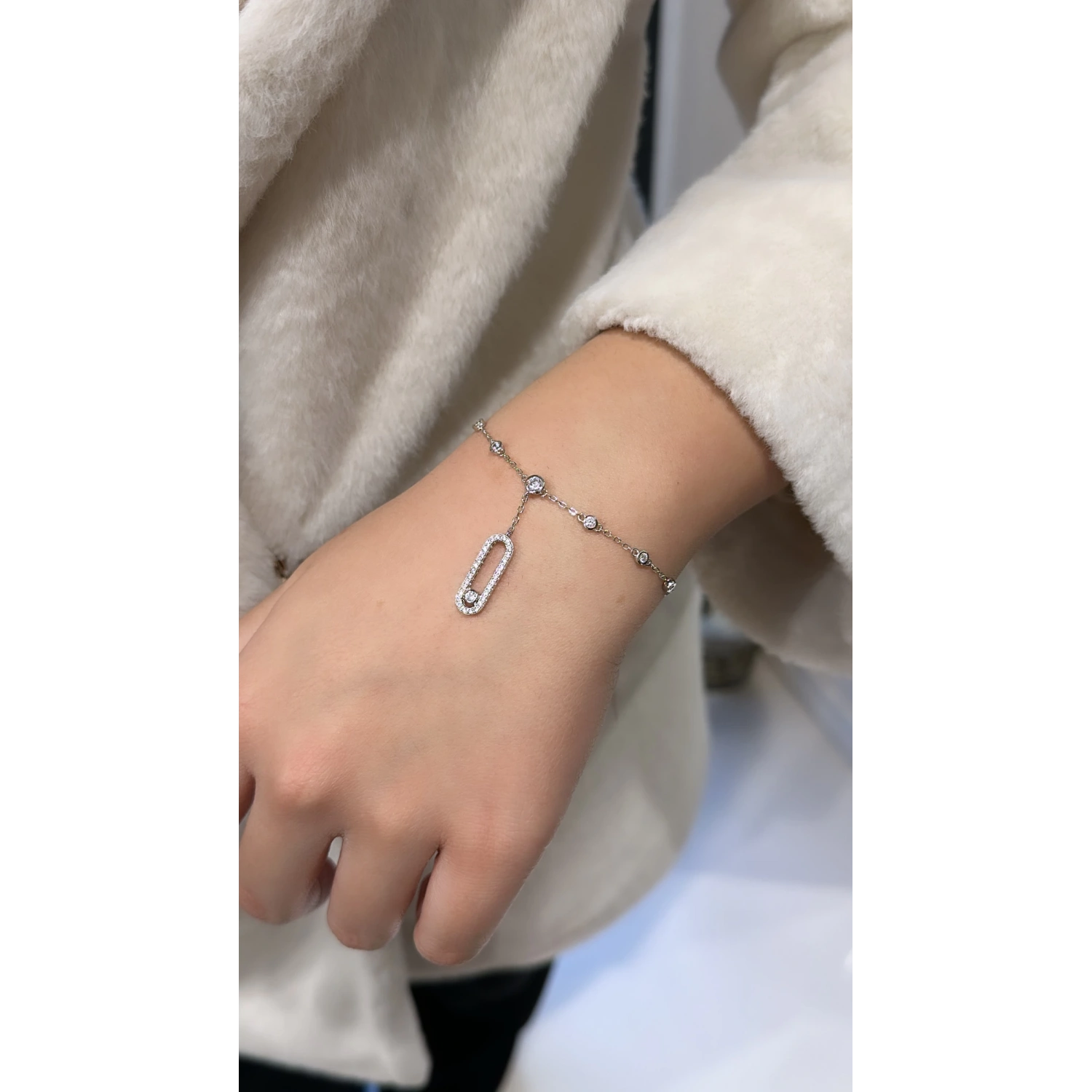 Ara Taşlı Messi Sallantılı Bileklik