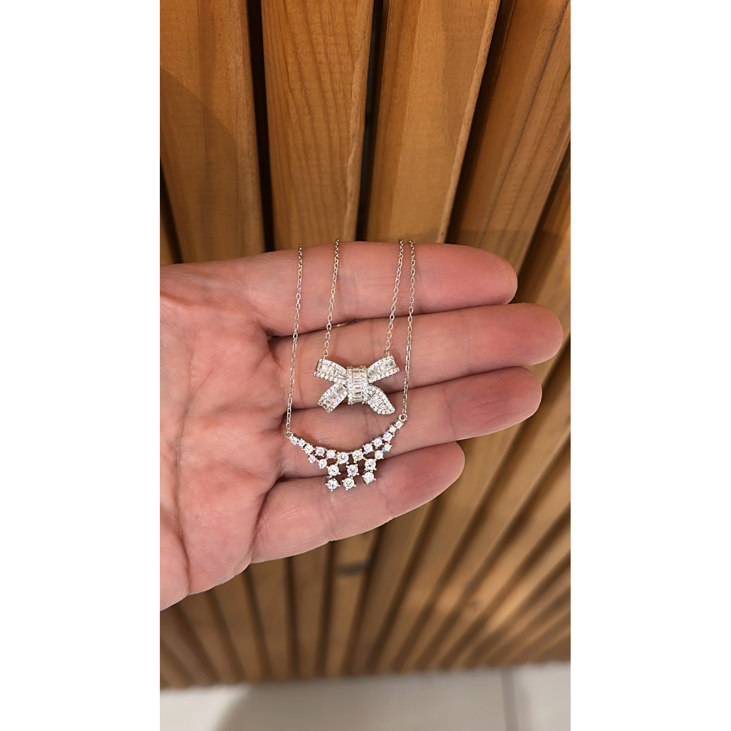 Baget Taşlı Fiyonk Kolye