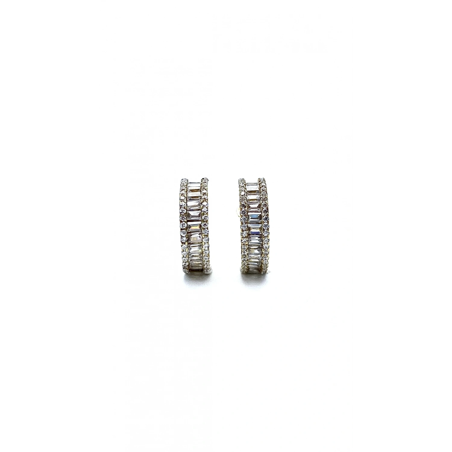 Baget Yarım Tur Halka Küpe