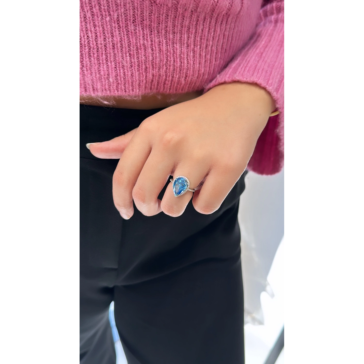 BD Damla Taşlı Round Yüzük