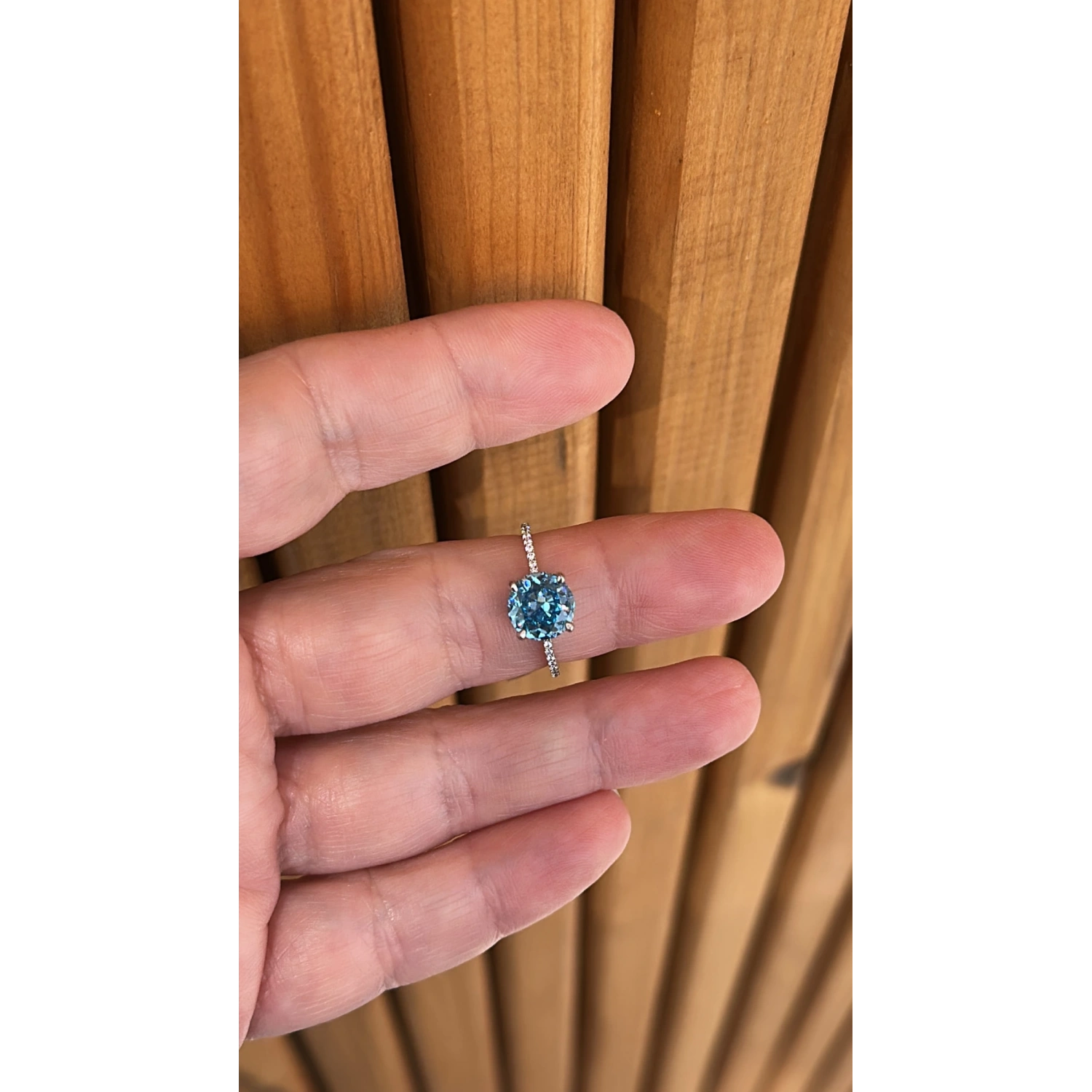 BD Tektaş Kenarı Taşlı Yüzük