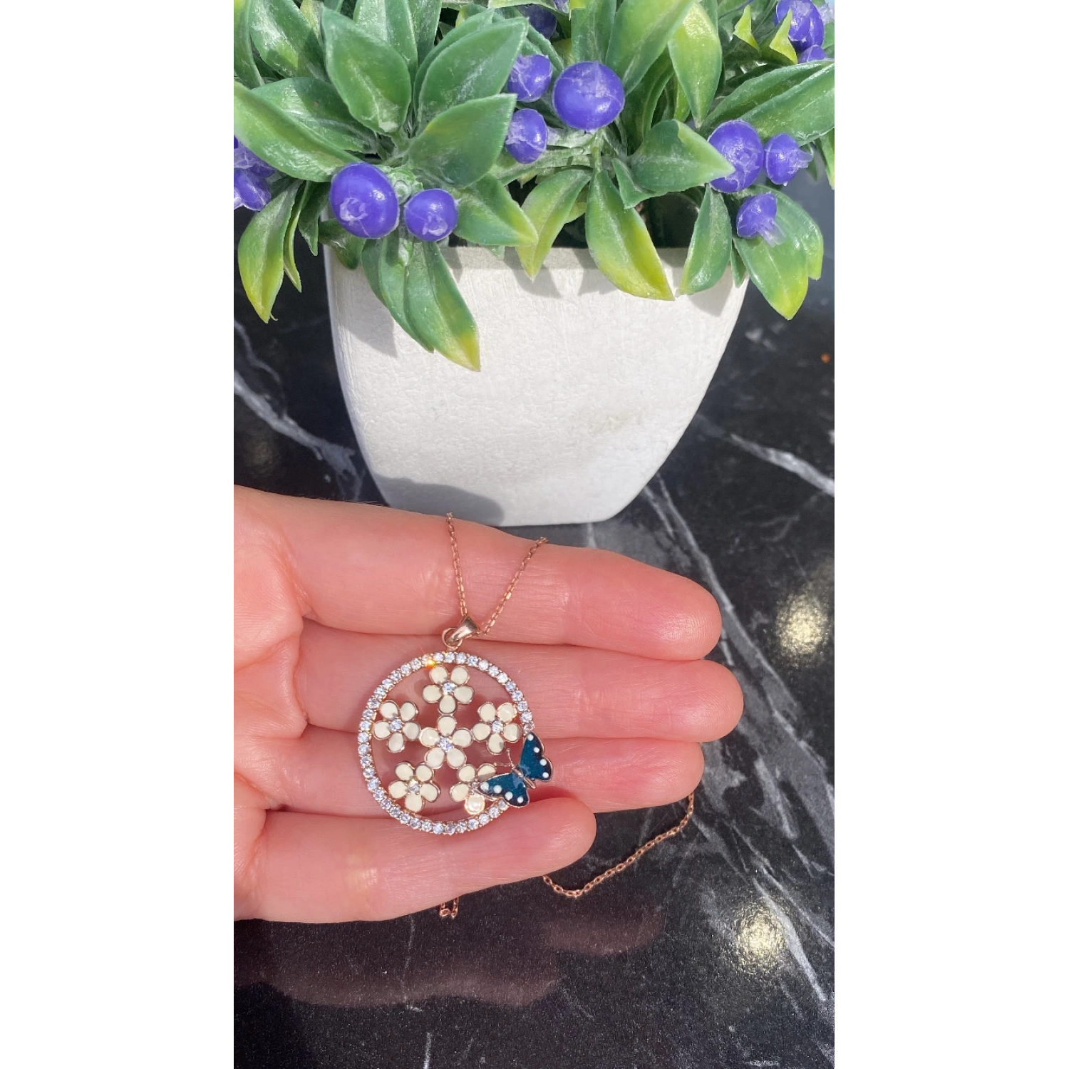 Butterfly Daisy Kolye