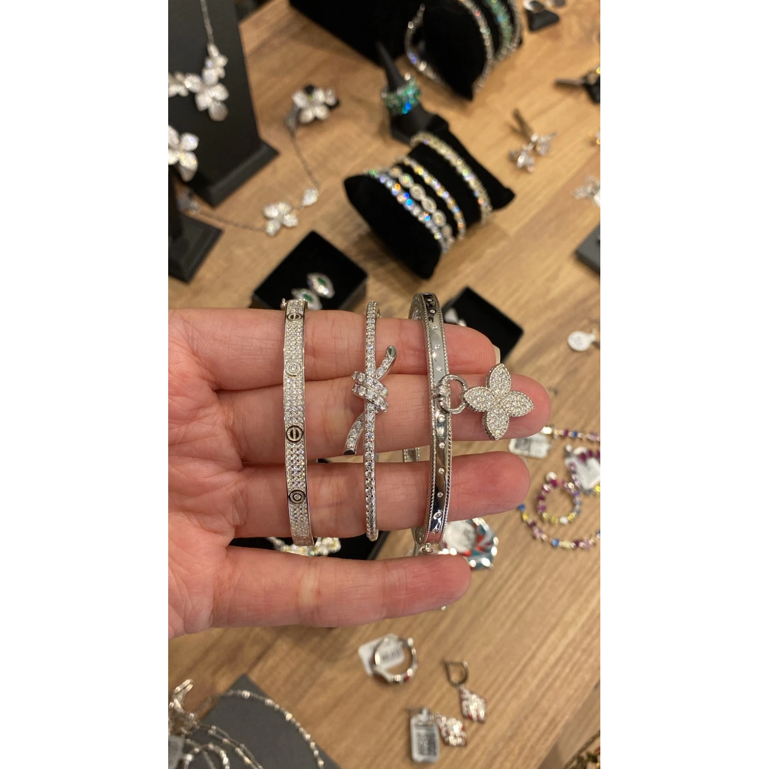 Carti Full Taşlı Medium Kelepçe