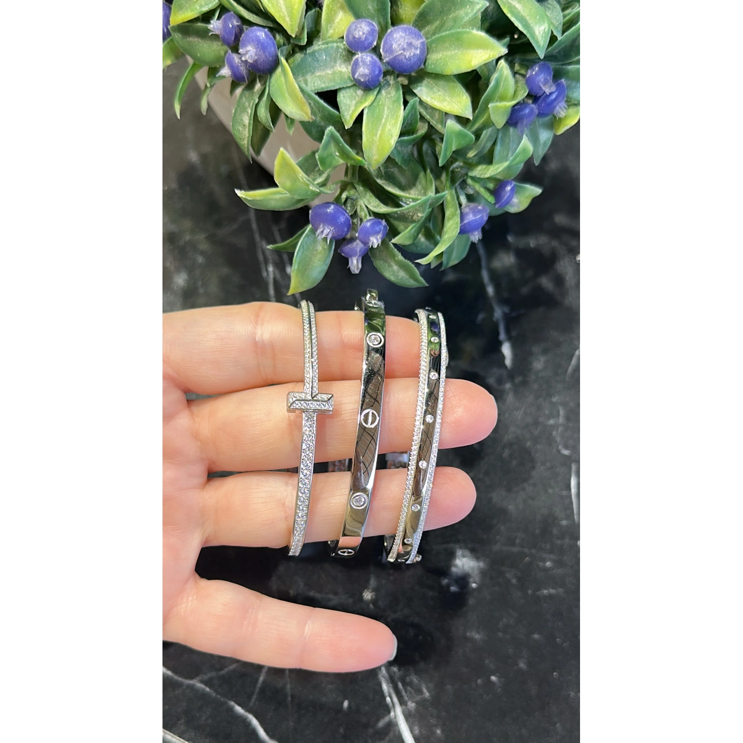 Carti Vidalı Tektaşlı Kelepçe