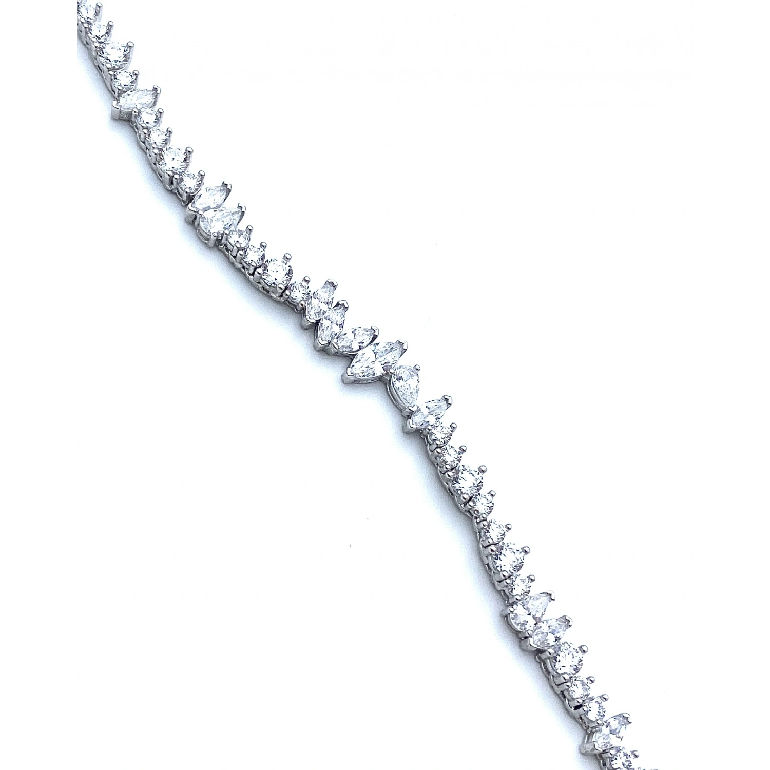 Elegant Markiz Suyolu V Kolye