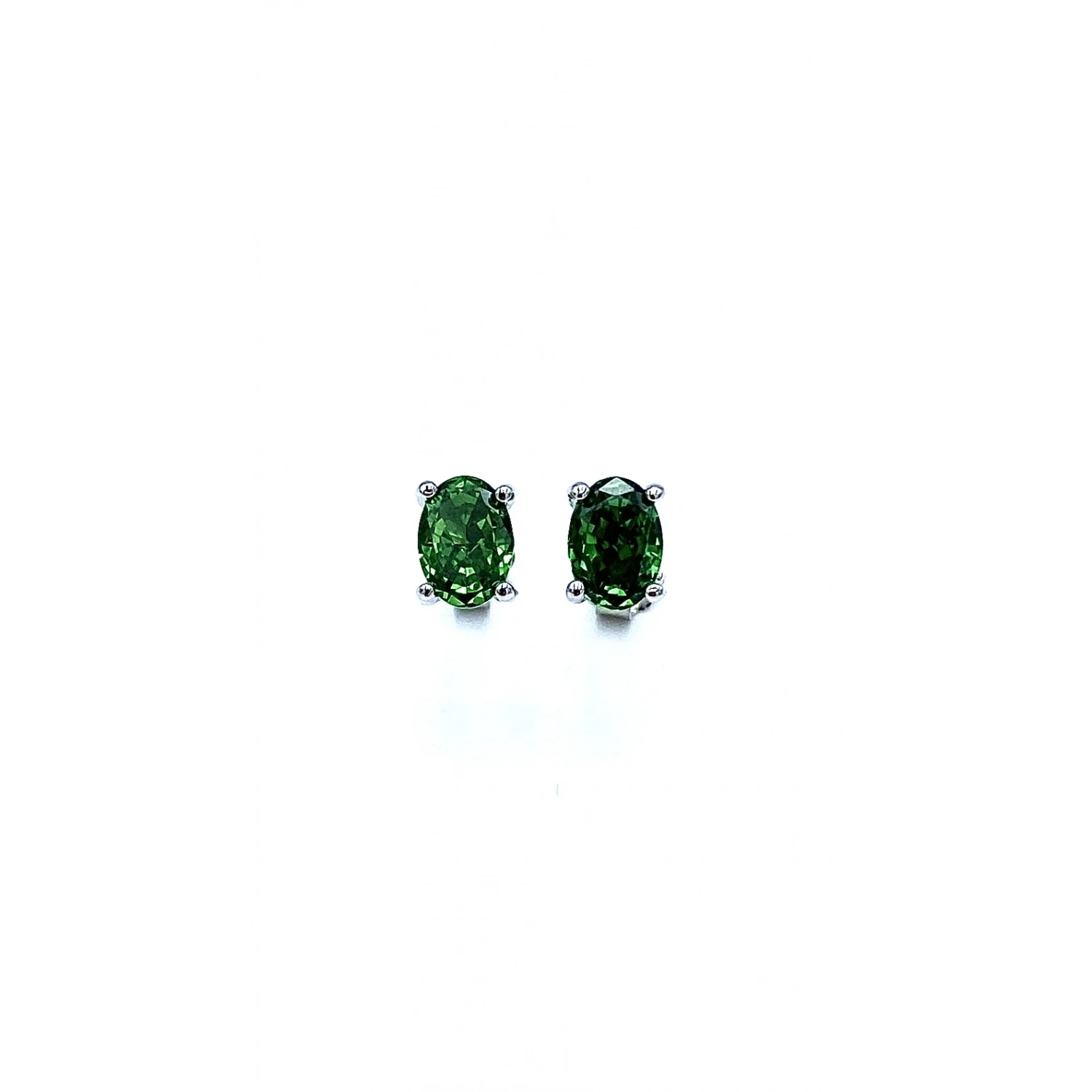 Emerald Oval Tektaş Küpe