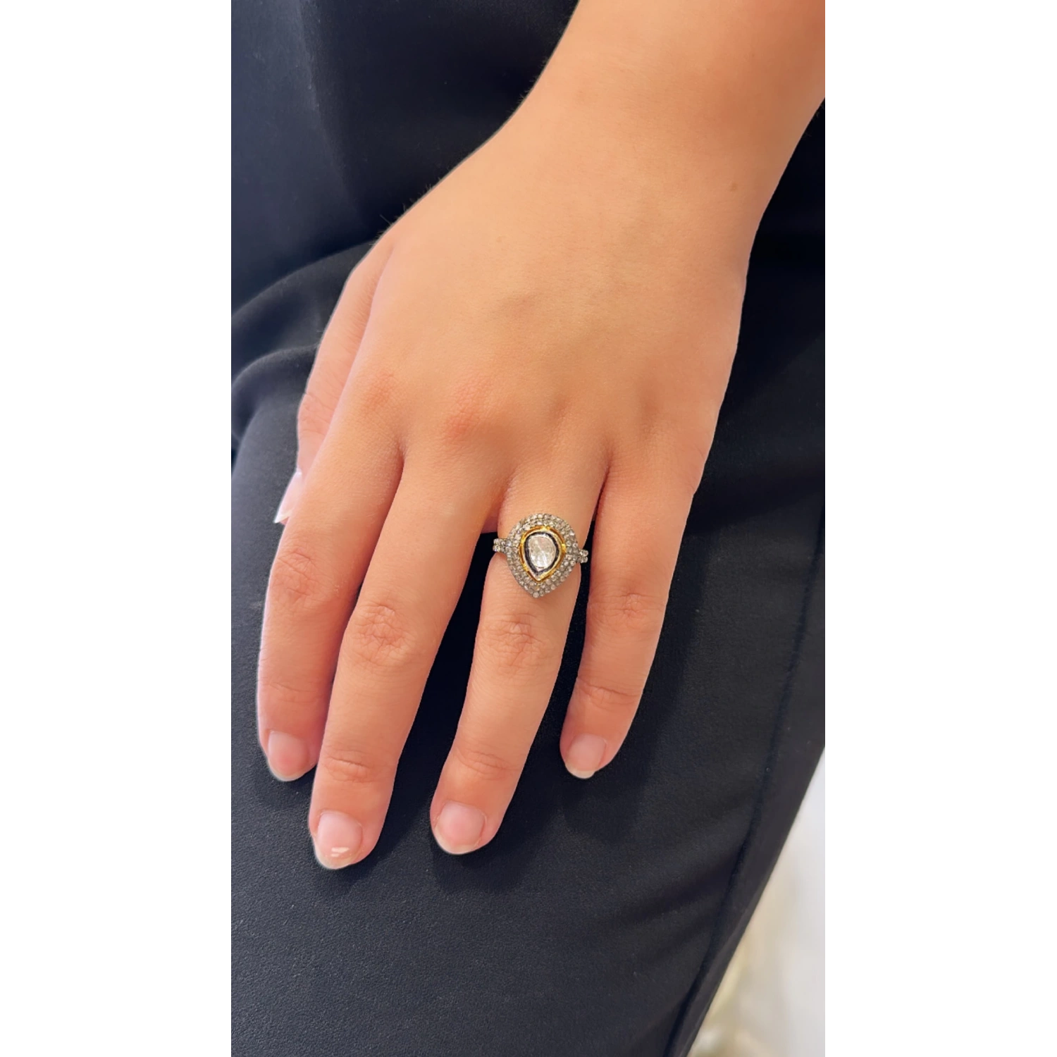 Ham Elmas Damla İki Sıra Taşlı Yüzük