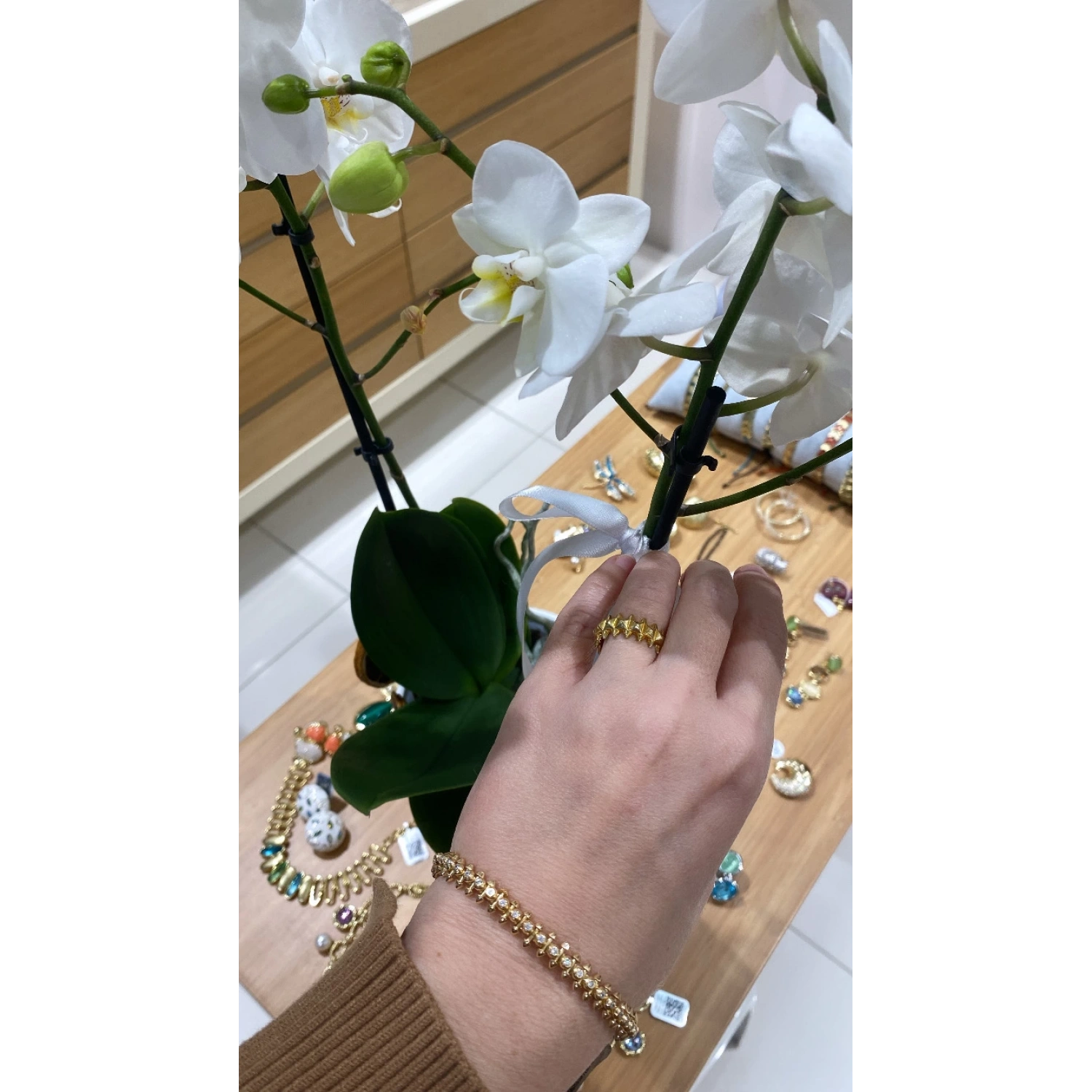 Hareketli Taşlı Carti Top Top Kelepçe