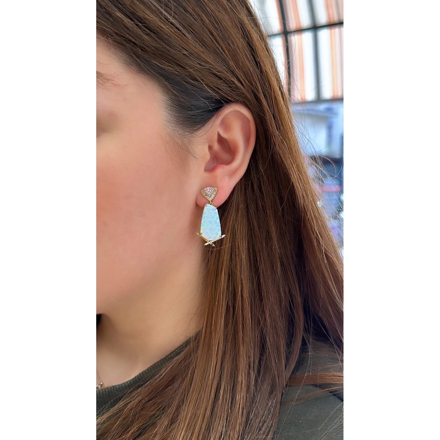 Işıltılı Opal Küpe