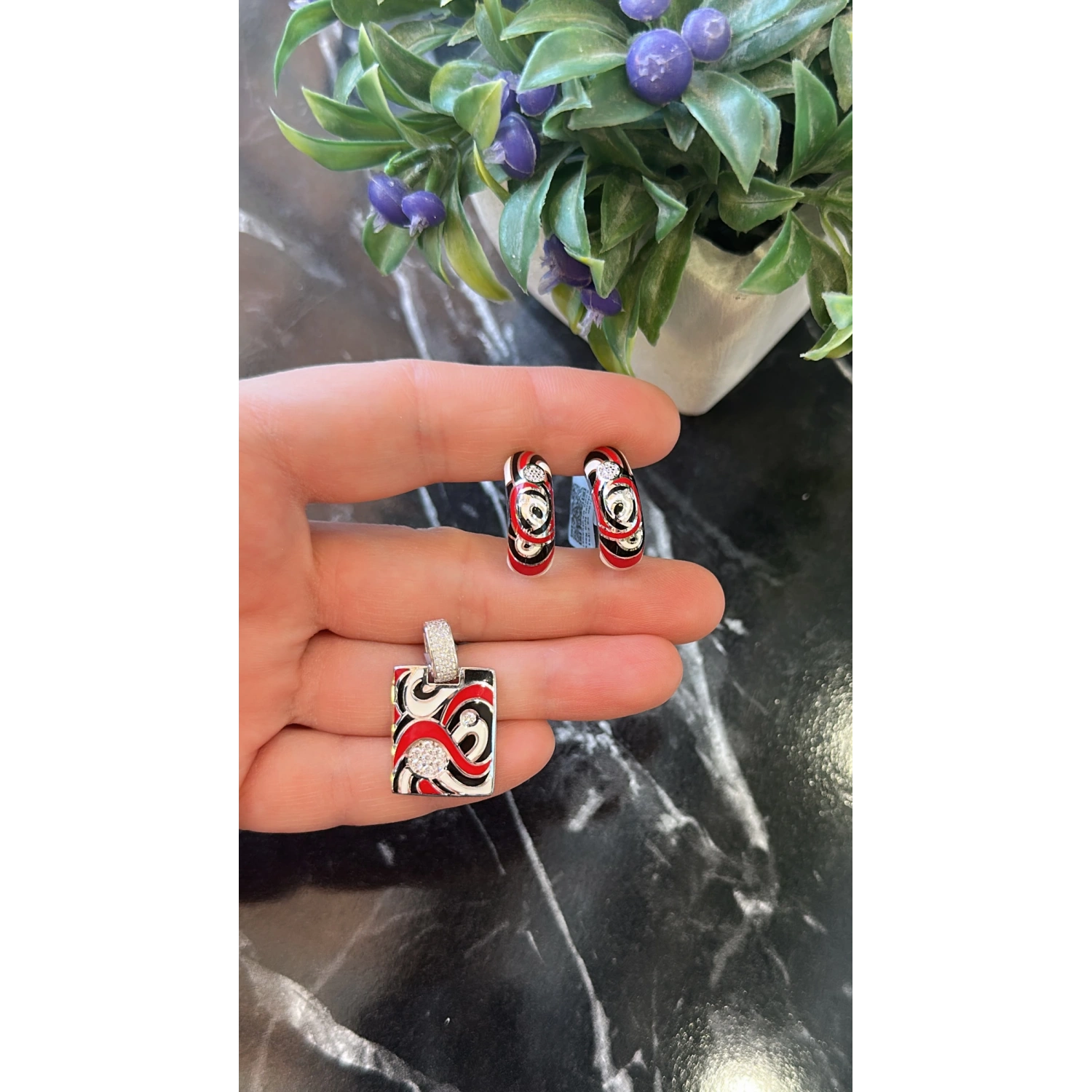 Kırmızı Mineli Retro Kolye Ucu