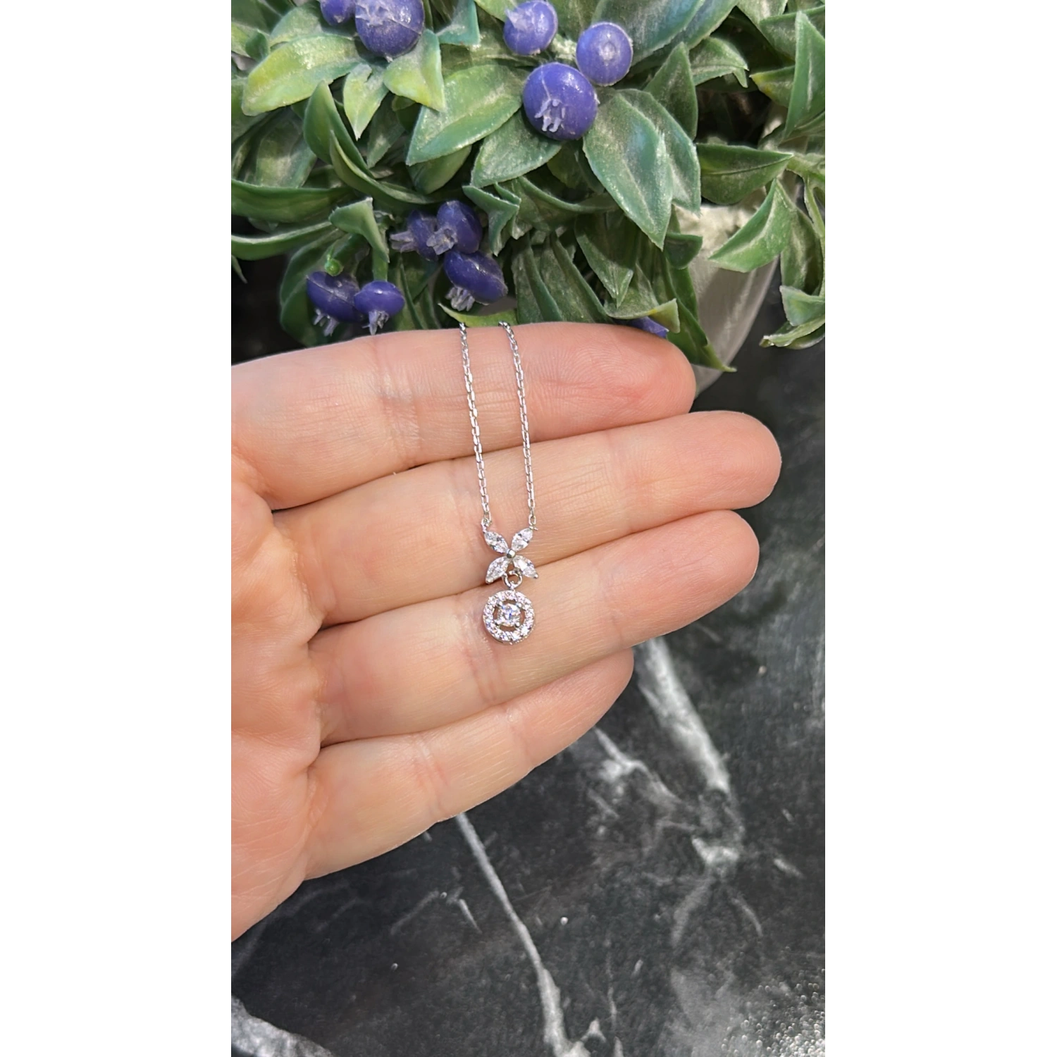 Markiz Çiçek Tektaş Kolye