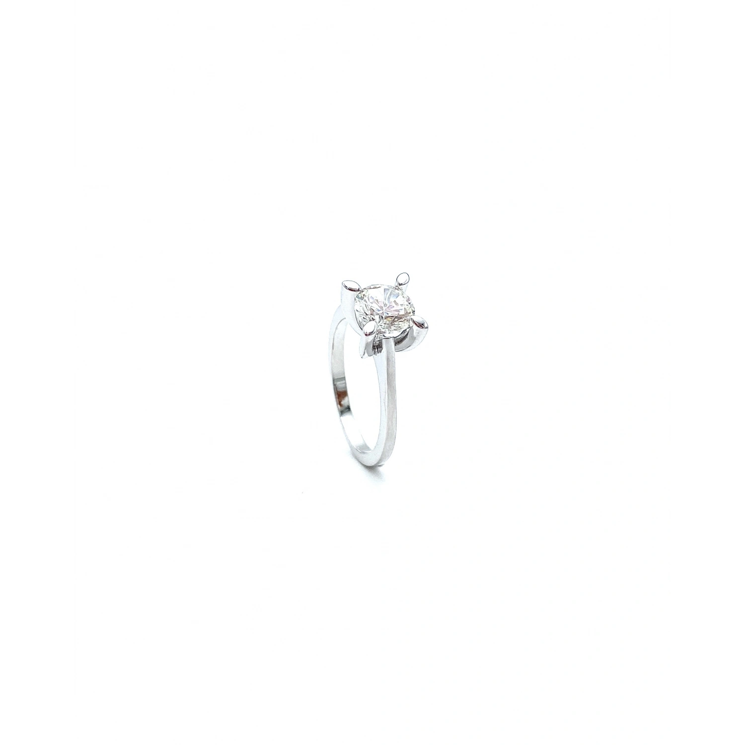 Mozanit 1,25ct 4 Badem Tırnak Tektaş Yüzük