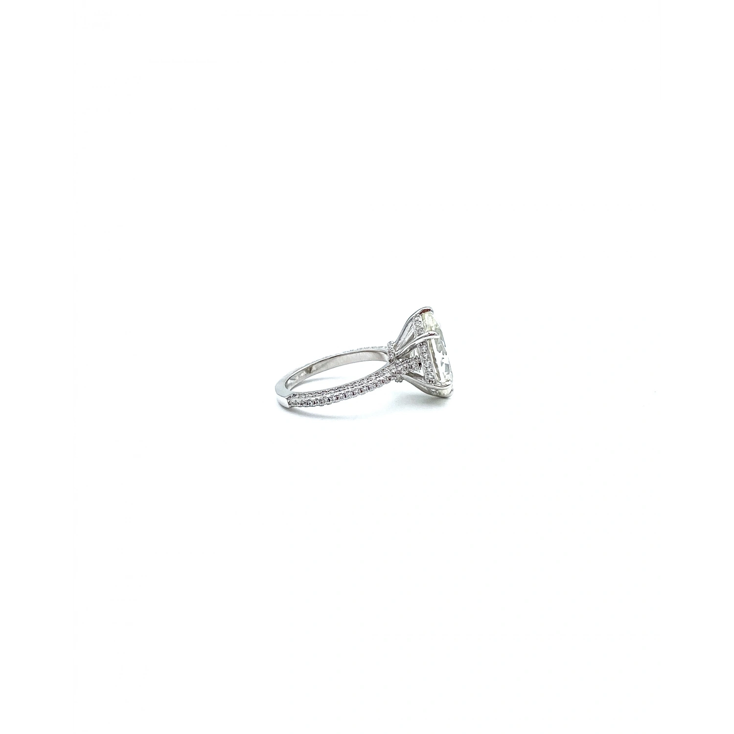 Mozanit Flashy Oval Tektaş Yüzük