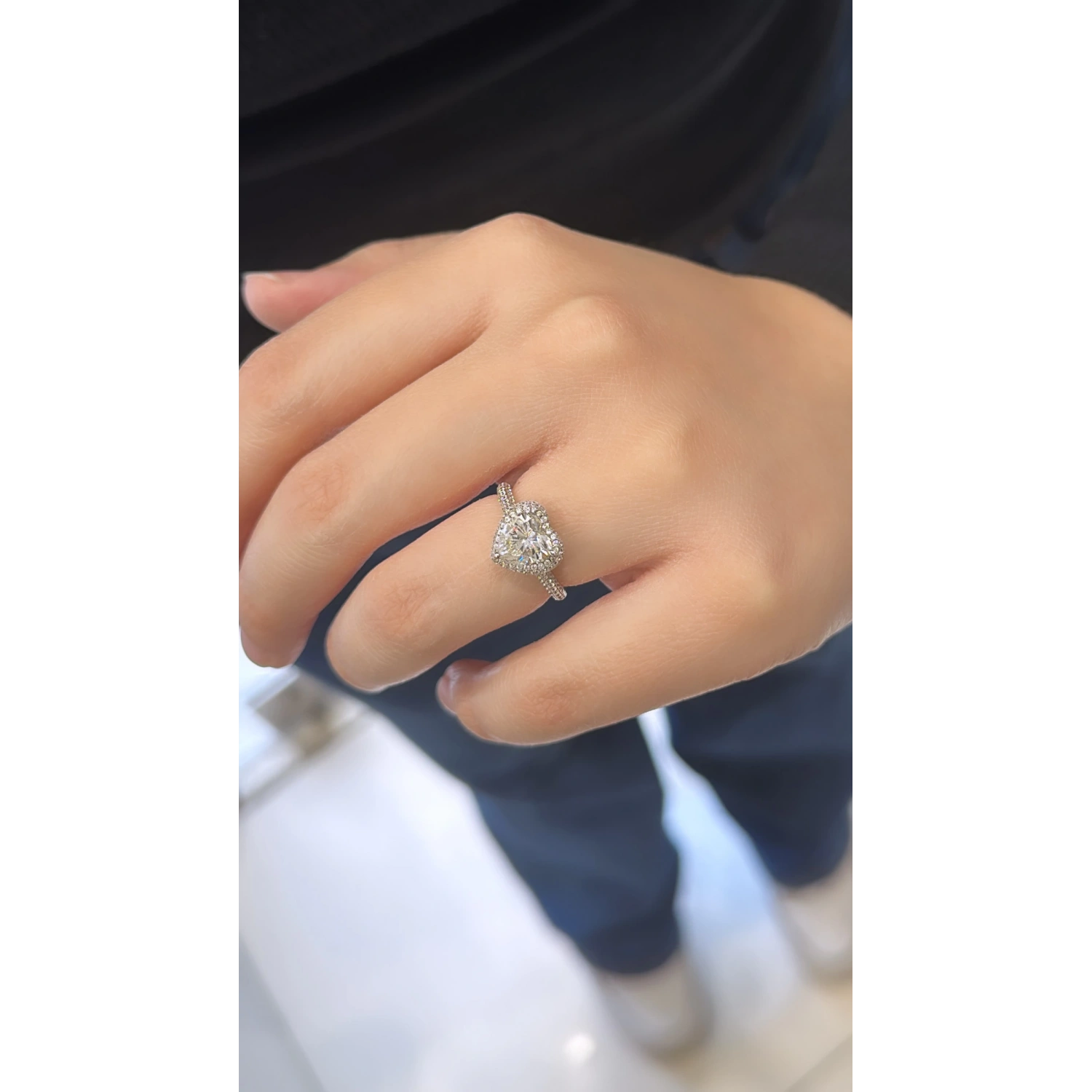 Mozanit Kalp Taş Pave Yüzük