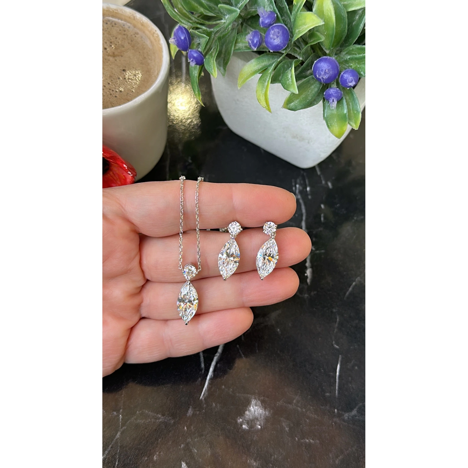 Mozanit Markiz Tektaş Küpe