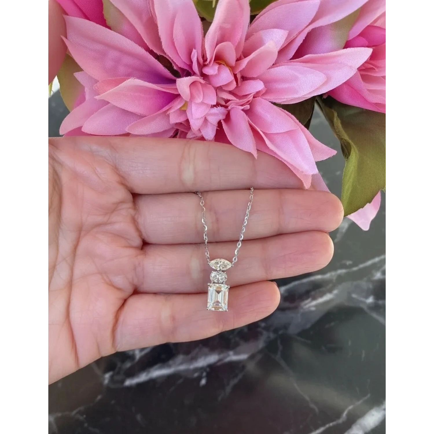 Mozanit Tria Di Markiz Oval Kolye