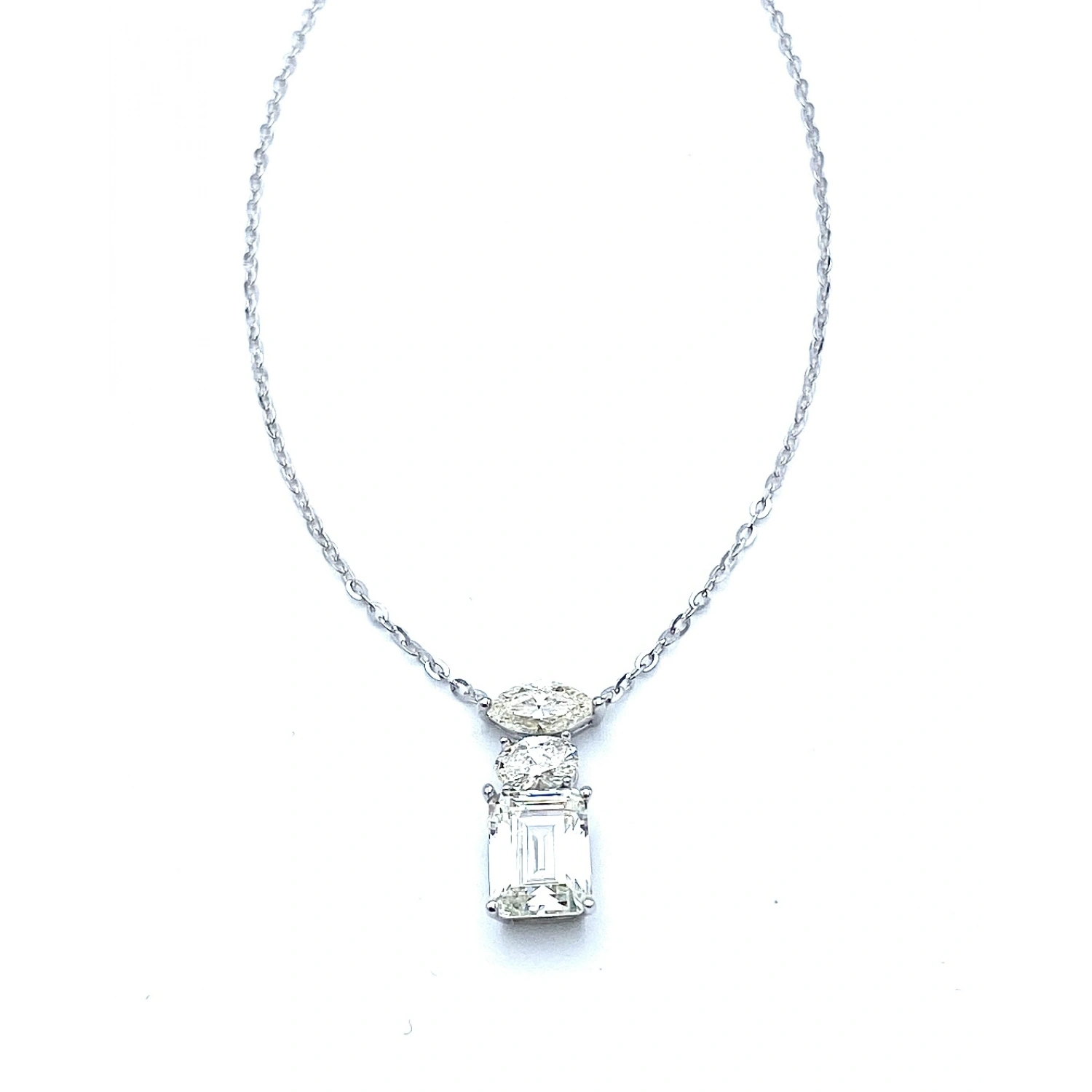 Mozanit Tria Di Markiz Oval Kolye