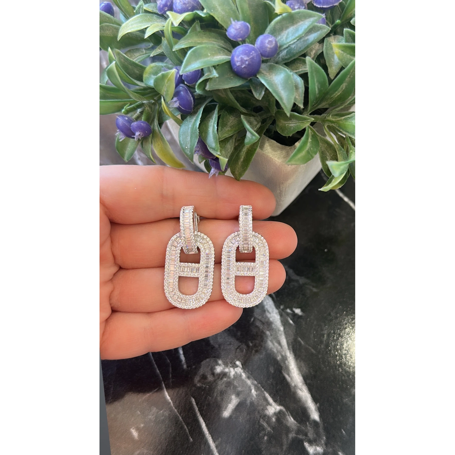 Oval Baget Marka Küpe