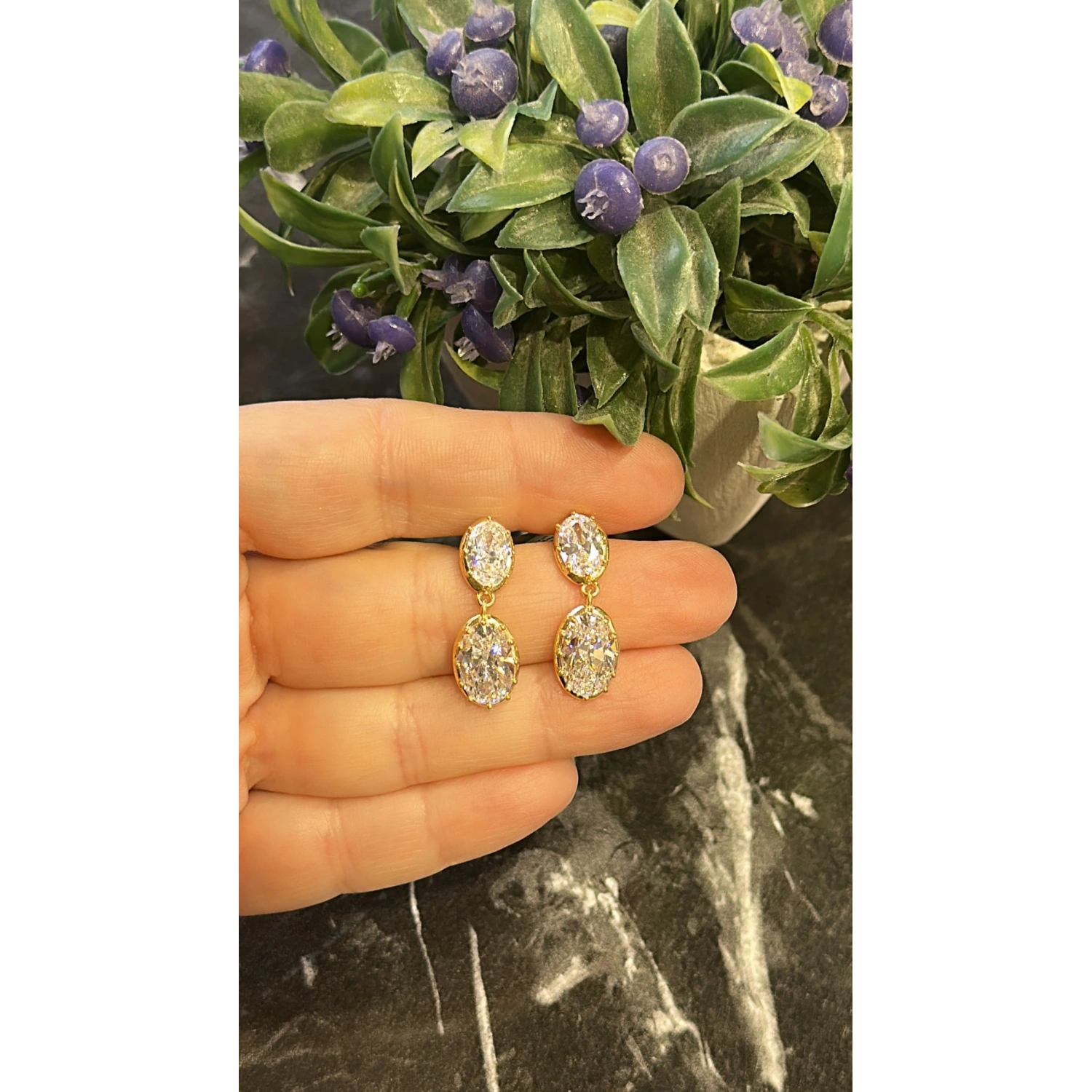 Oval Tektaş Duo Tırnaklı Küpe