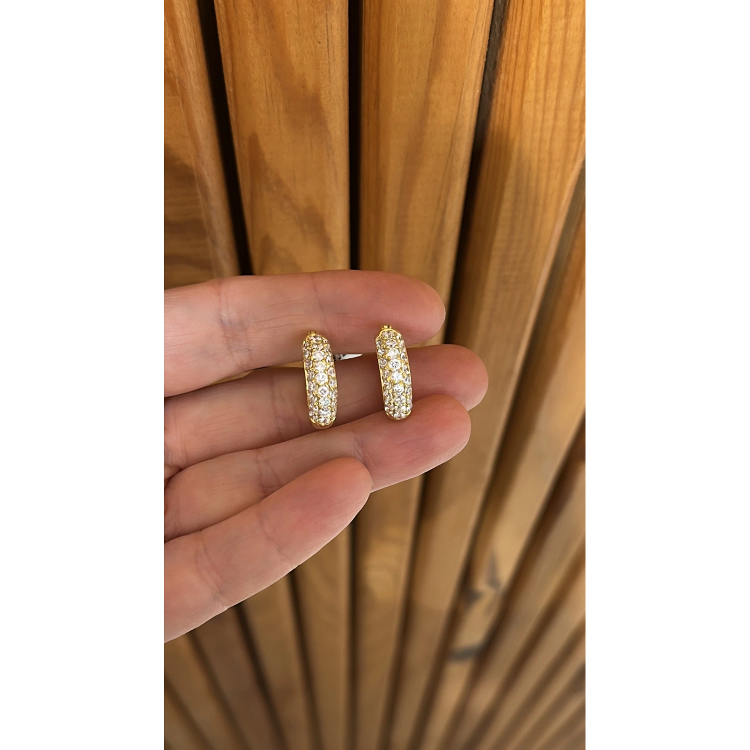 Pave Yarım Tur 3 Sıra Halka Küpe