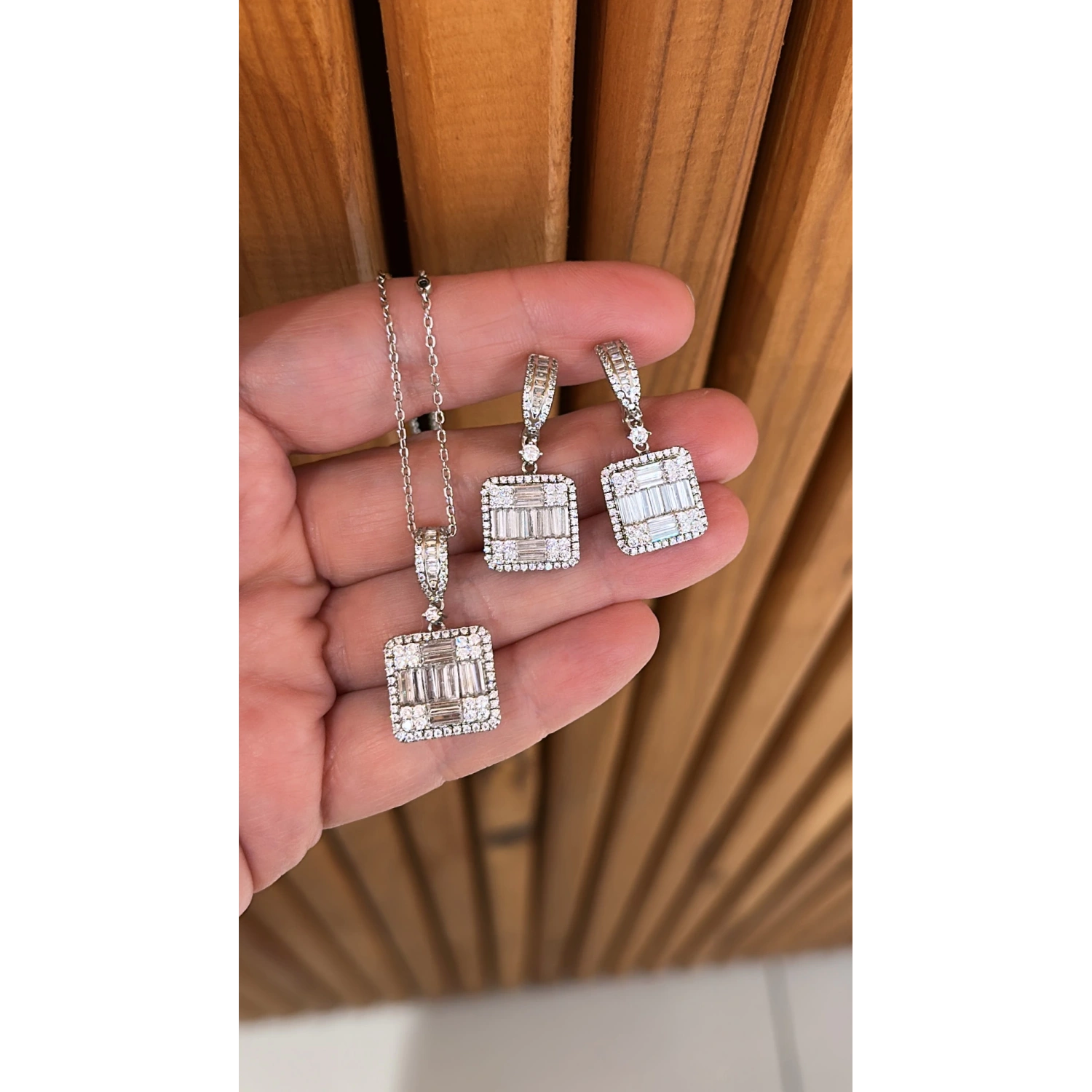 Pırlanta Montür Baget Küpe