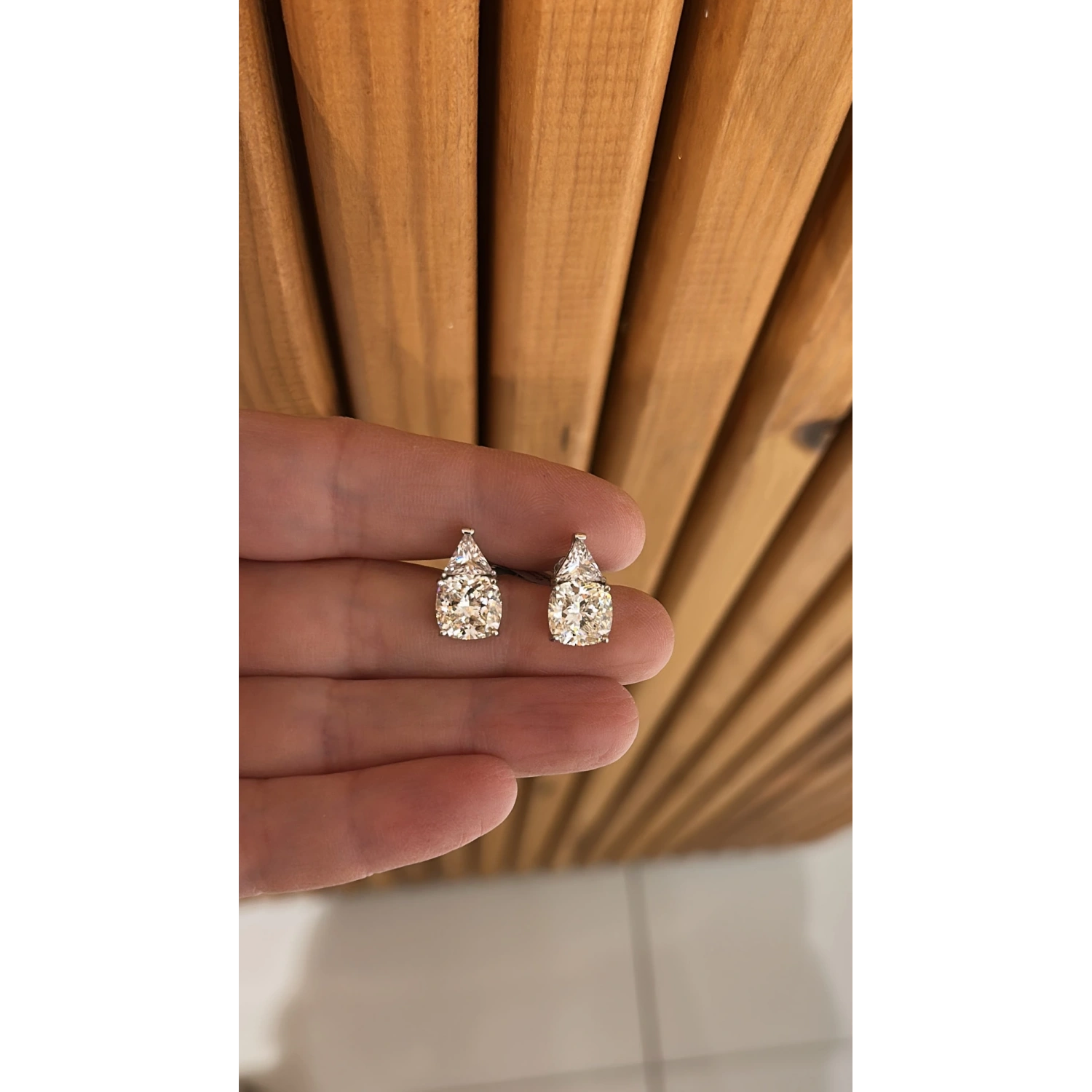 Prenses Mozanit Üçgen Küpe