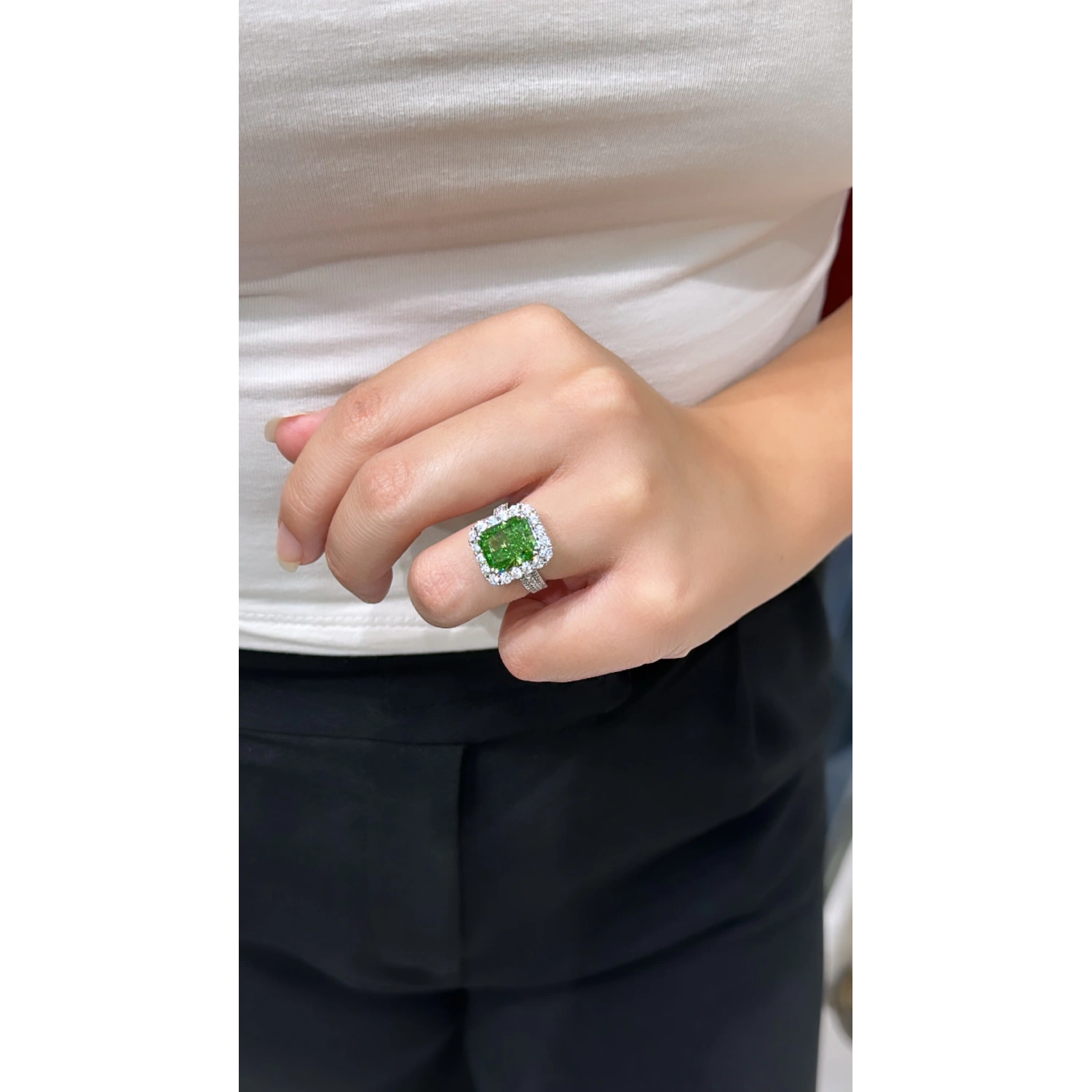 Radiant Yeşil Ddörtgen Taşlı Yüzük