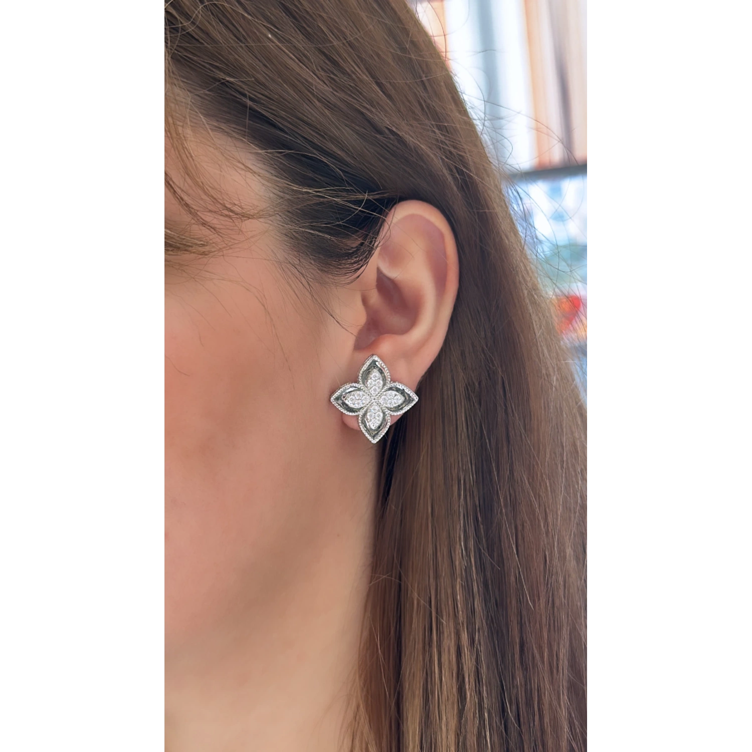 RC Taşlı Badem Yonca Küpe