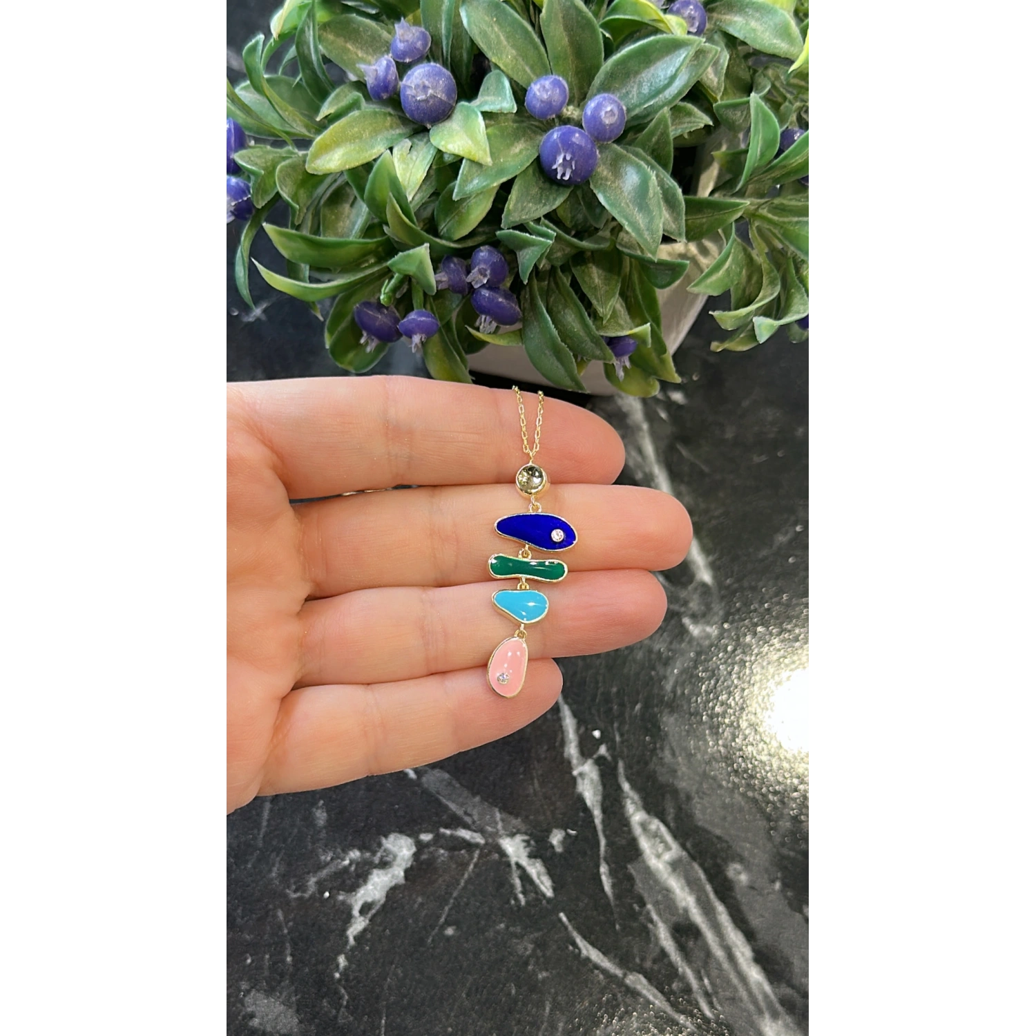 Renkli Mineli Balık Kolye