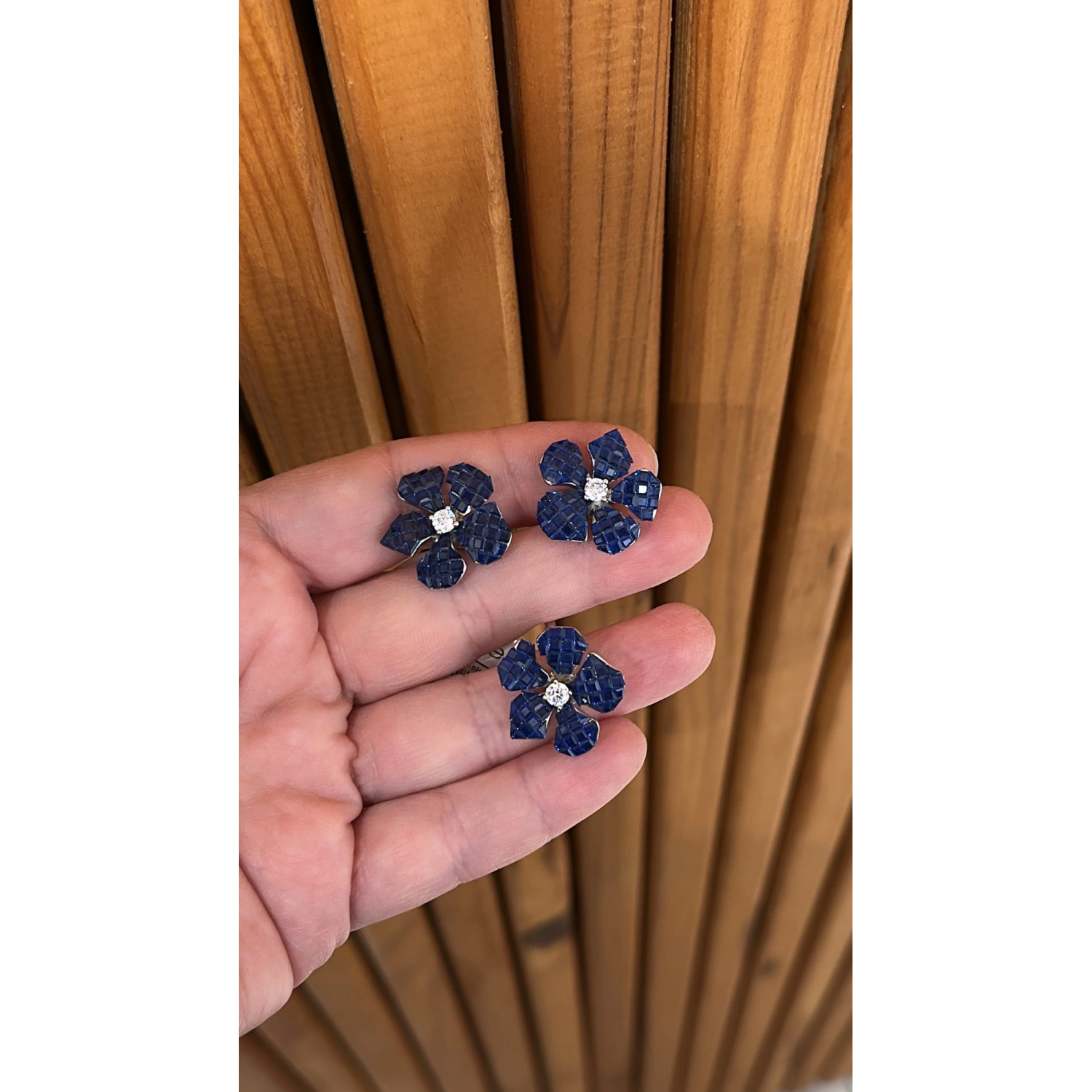 Safir Invisible Çiçek Küpe