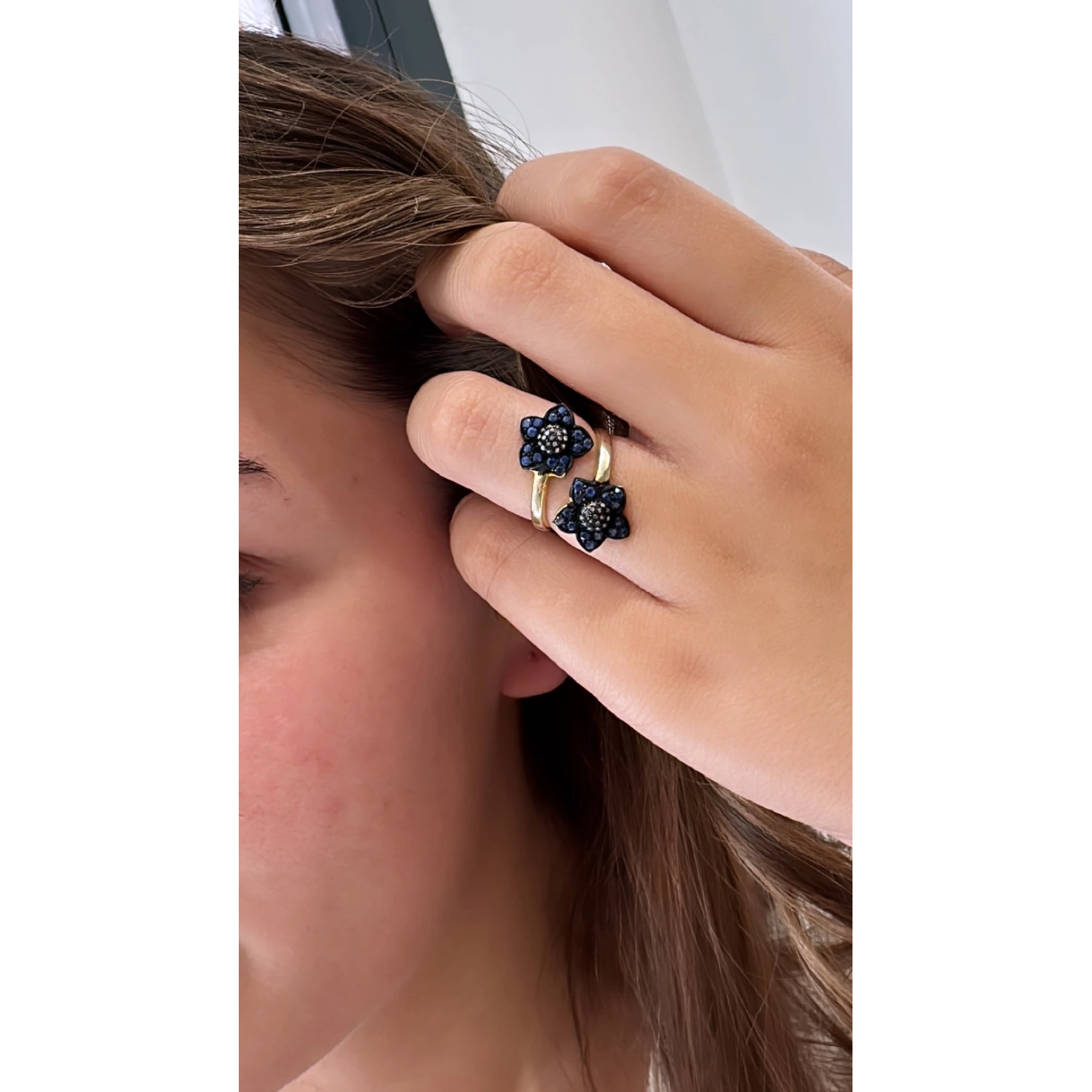 Safir Taş Detaylı Ham Elmas Taşlı İki Çiçek Yüzük