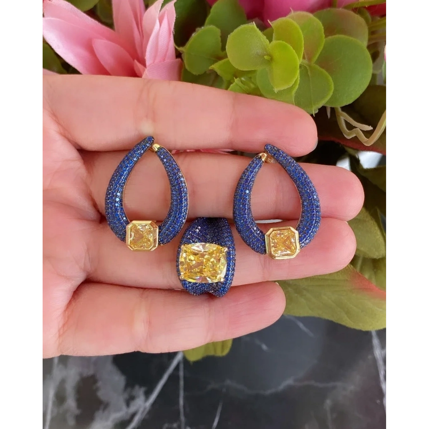 Saks Pave Sitrin Tasarım Yüzük