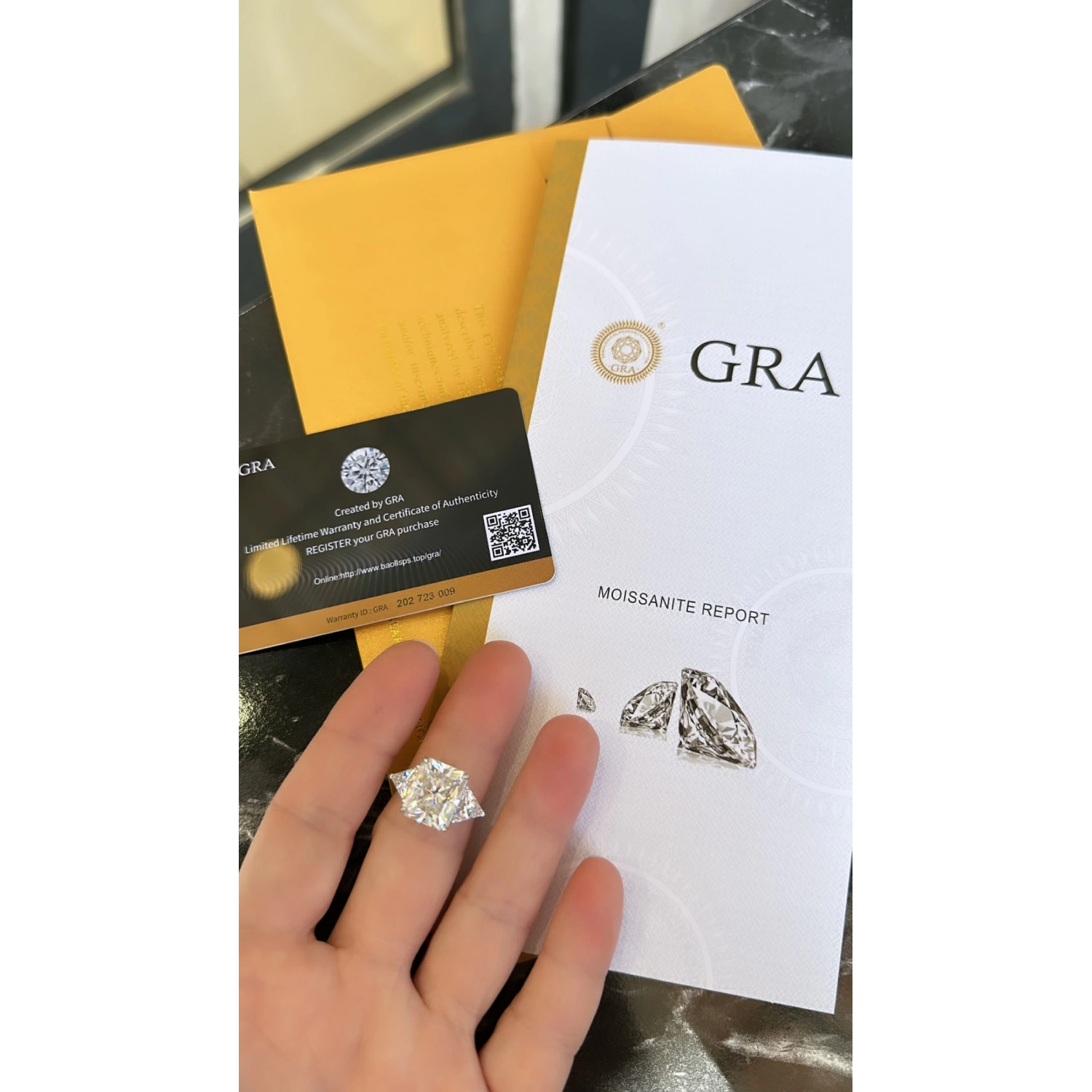 Sertifikalı Mozanit Queen Yüzük