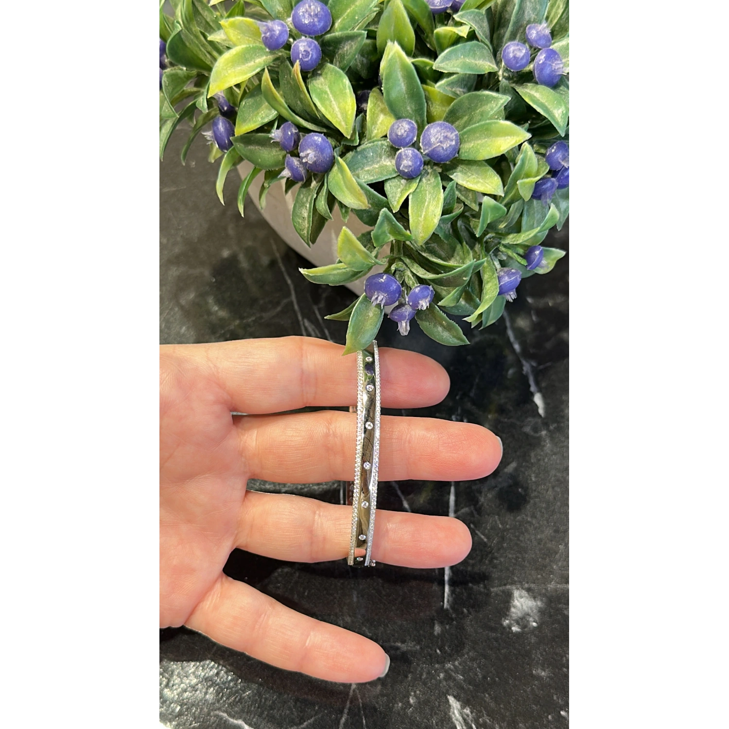 Carti Sıra Taşlı Kelepçe