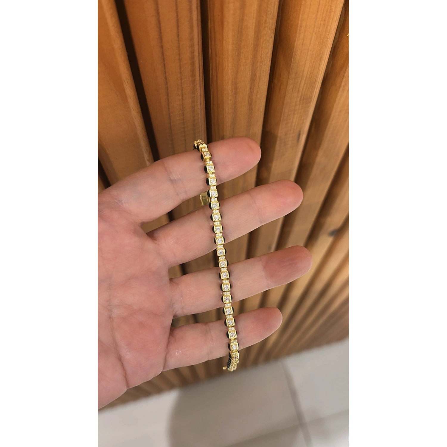 Siyah Mine Tasarım Gömme Taş Suyolu Bileklik