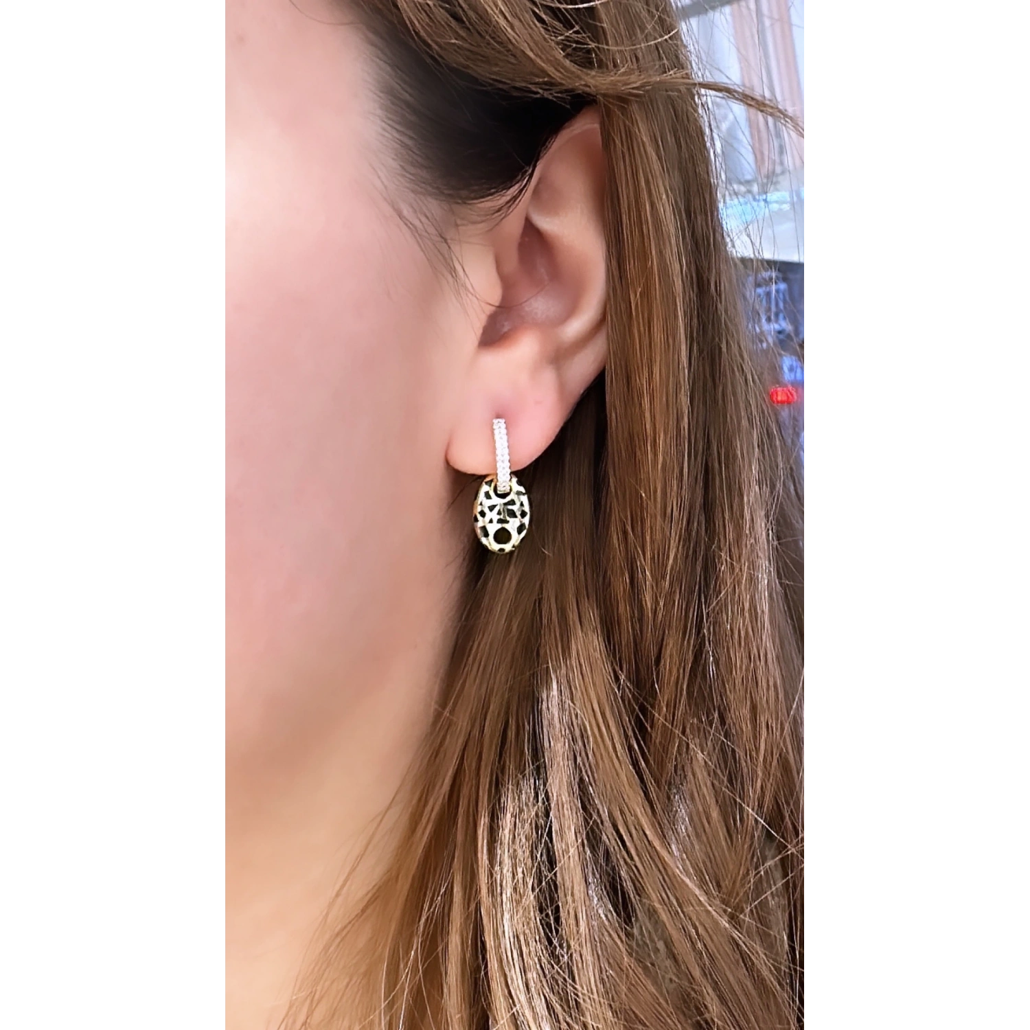 Siyah Mineli Taşlı Halka Düğme G Küpe