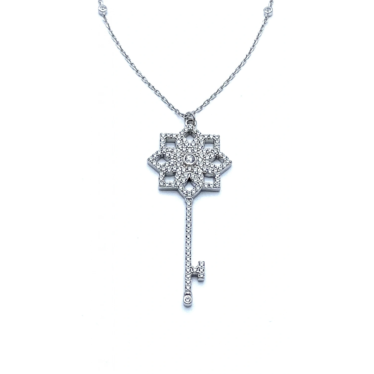 Taşlı Anahtar Asansör Zincir Kolye