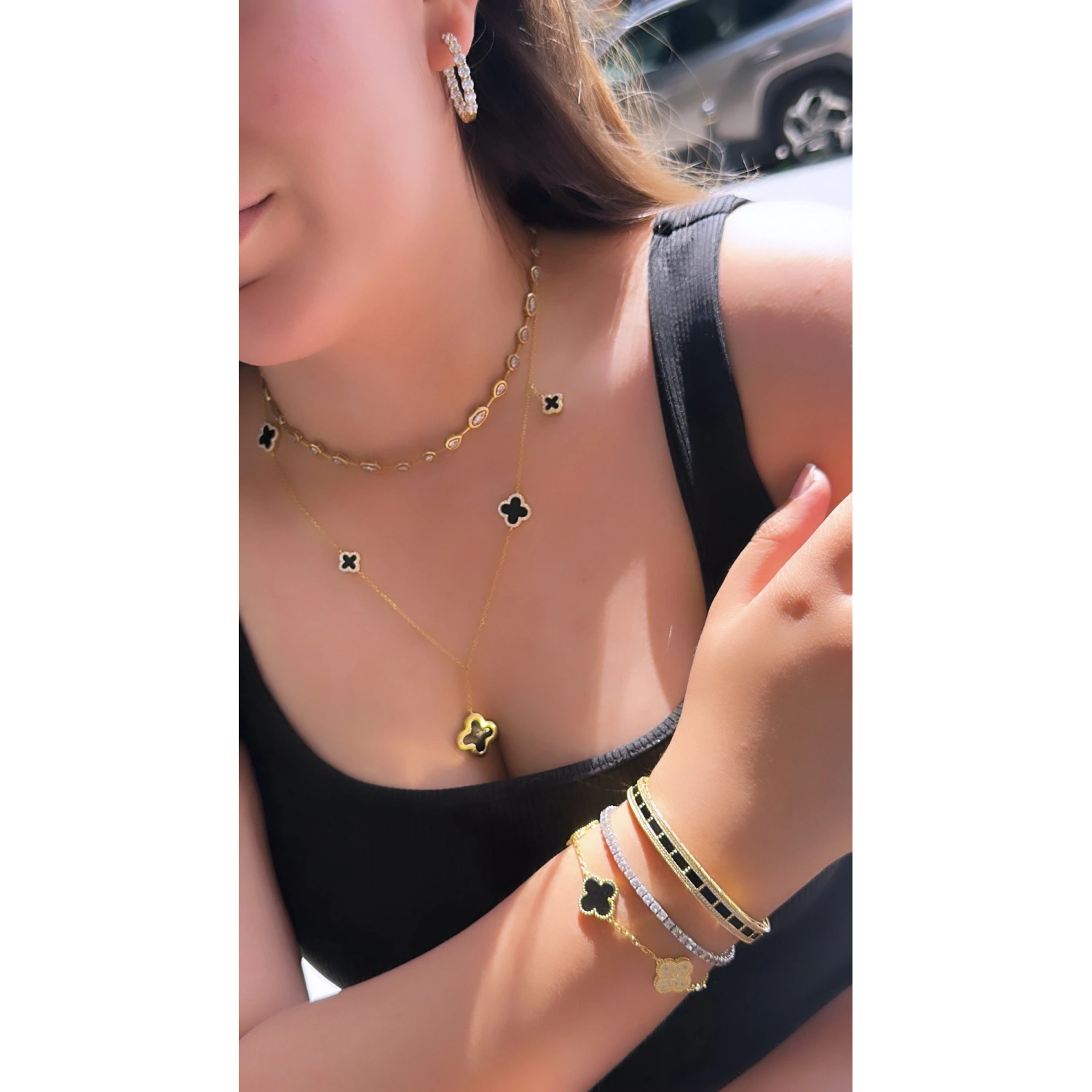 Taşlı Siyah Yonca Kolye